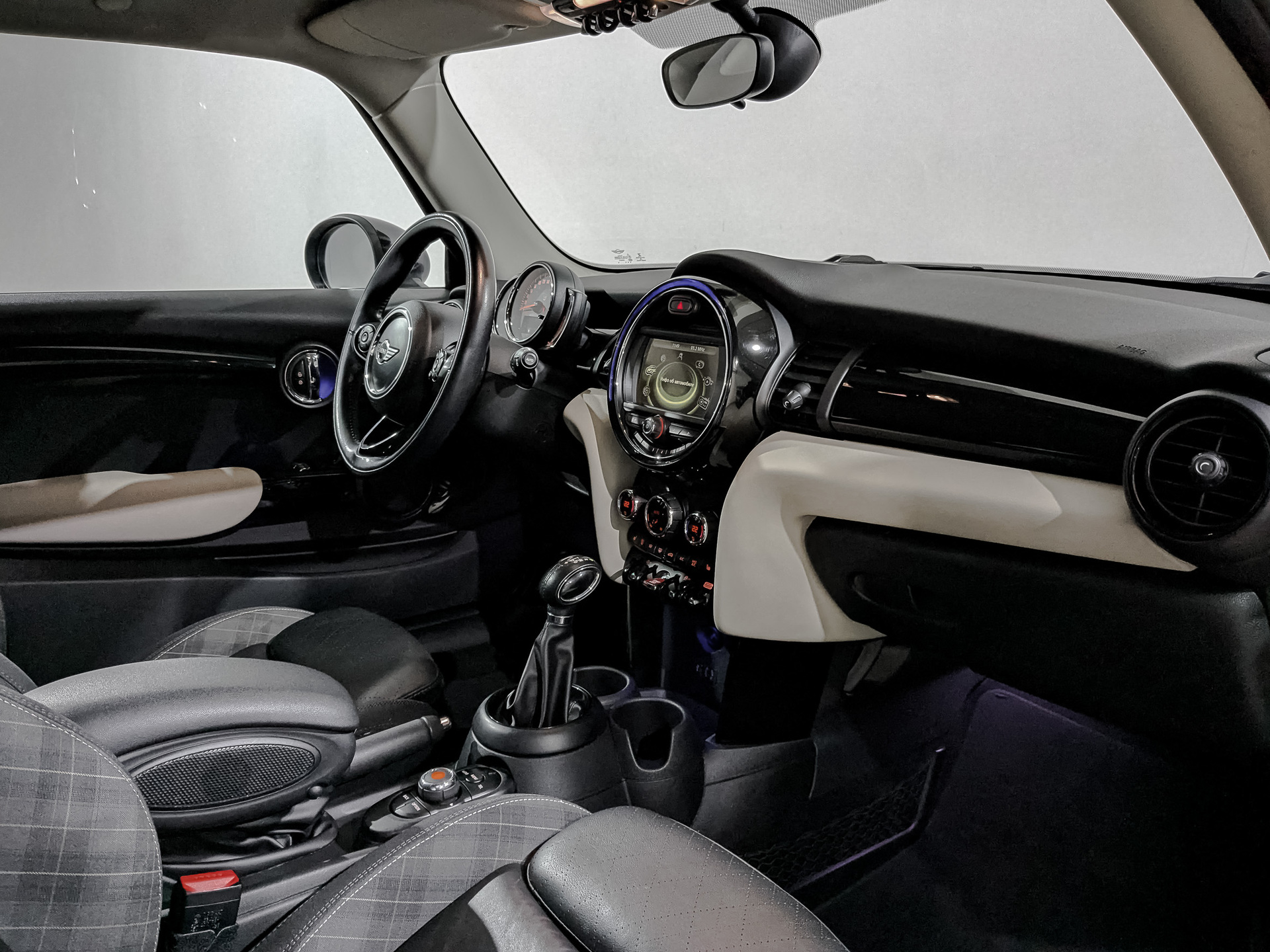 MINI Cooper 1.50 (136 л.с), автомат, 2018, пробег 100 450 км