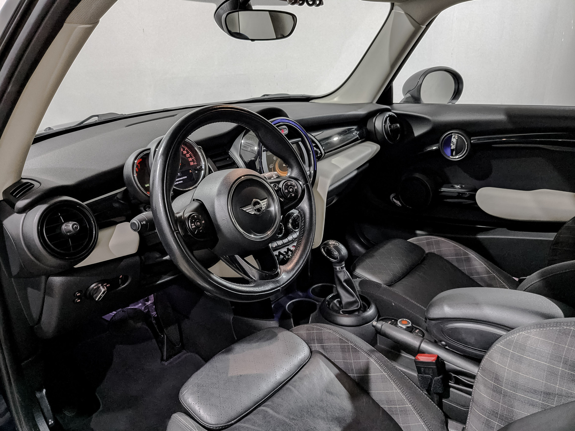MINI Cooper 1.50 (136 л.с), автомат, 2018, пробег 100 450 км