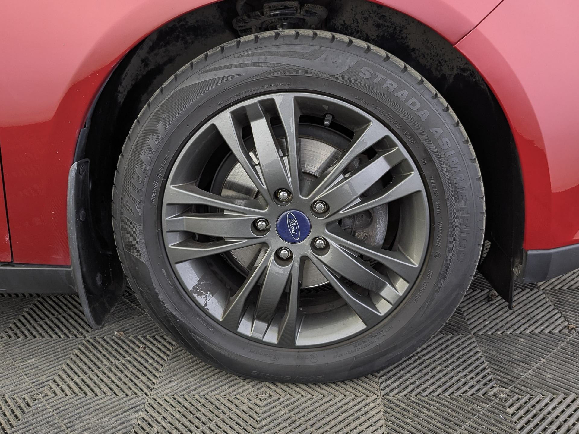 FORD Focus 1.60 (125 л.с), автомат, 2016, пробег 67 234 км