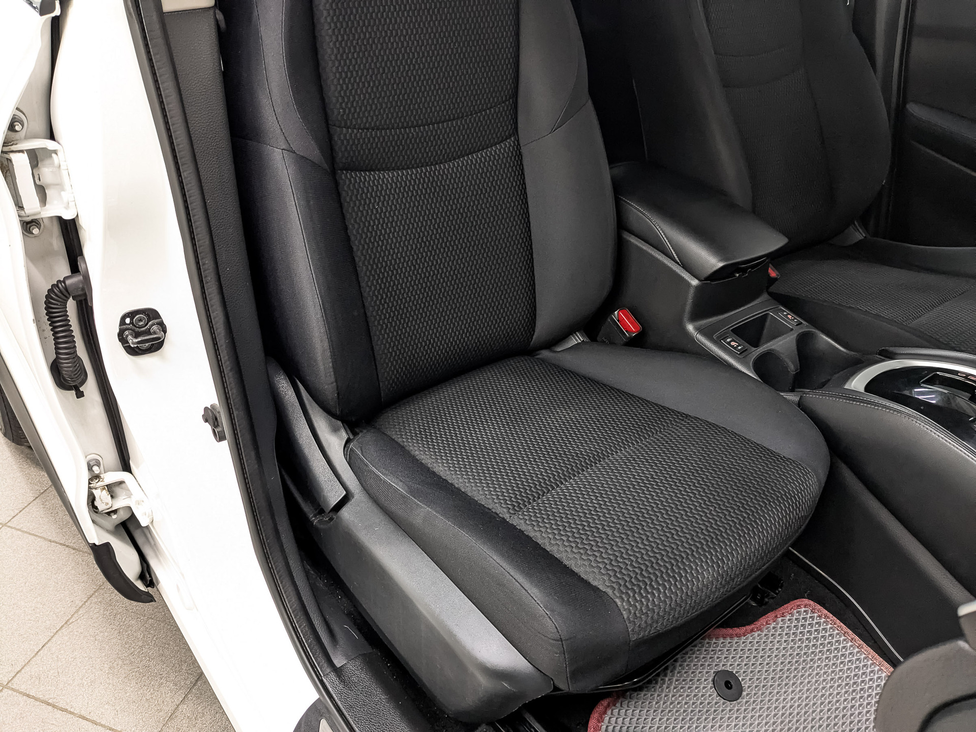 NISSAN Qashqai 2.00 (144 л.с), автомат, 2016, пробег 144 364 км