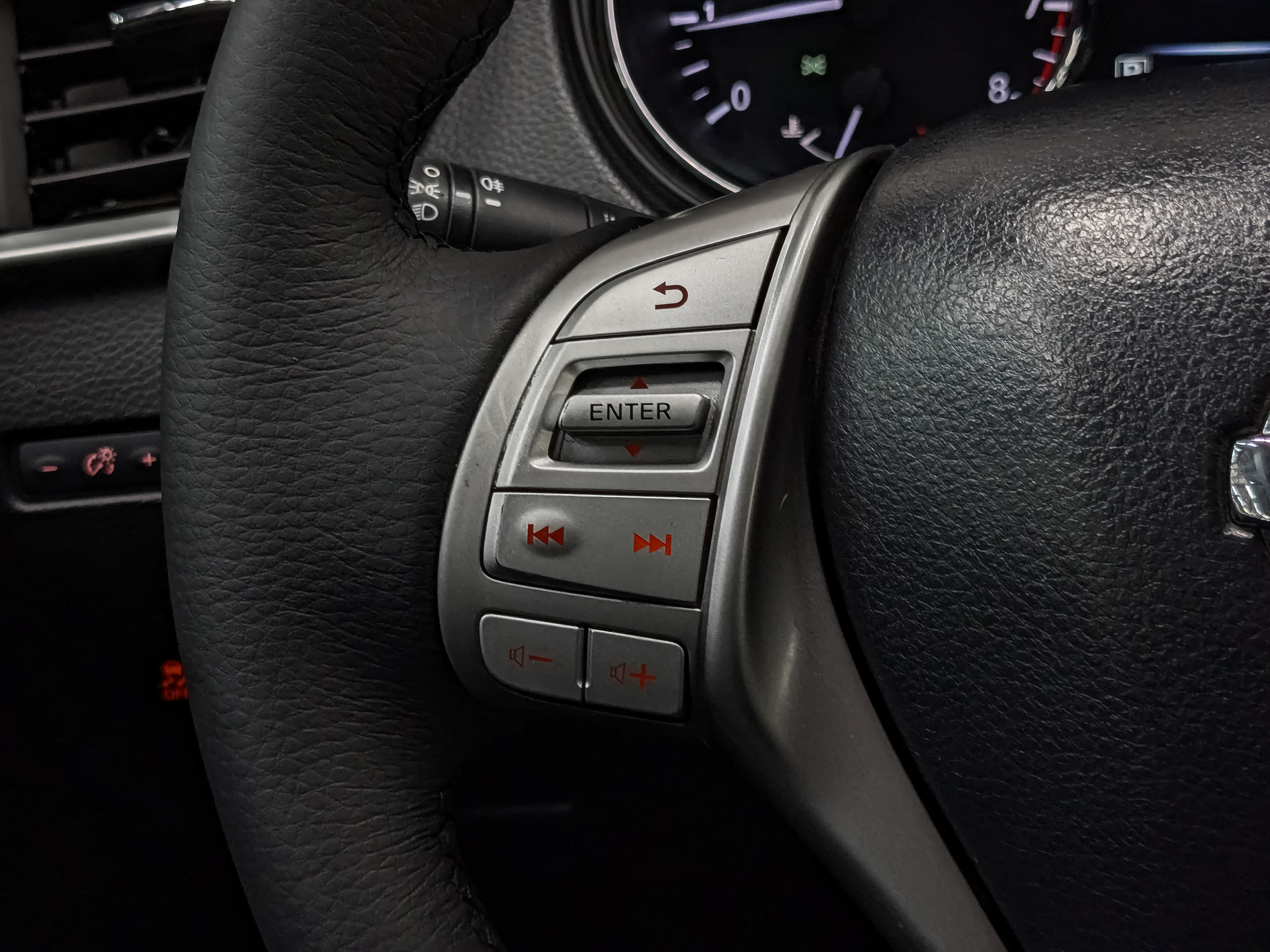 NISSAN Qashqai 2.00 (144 л.с), автомат, 2016, пробег 144 364 км