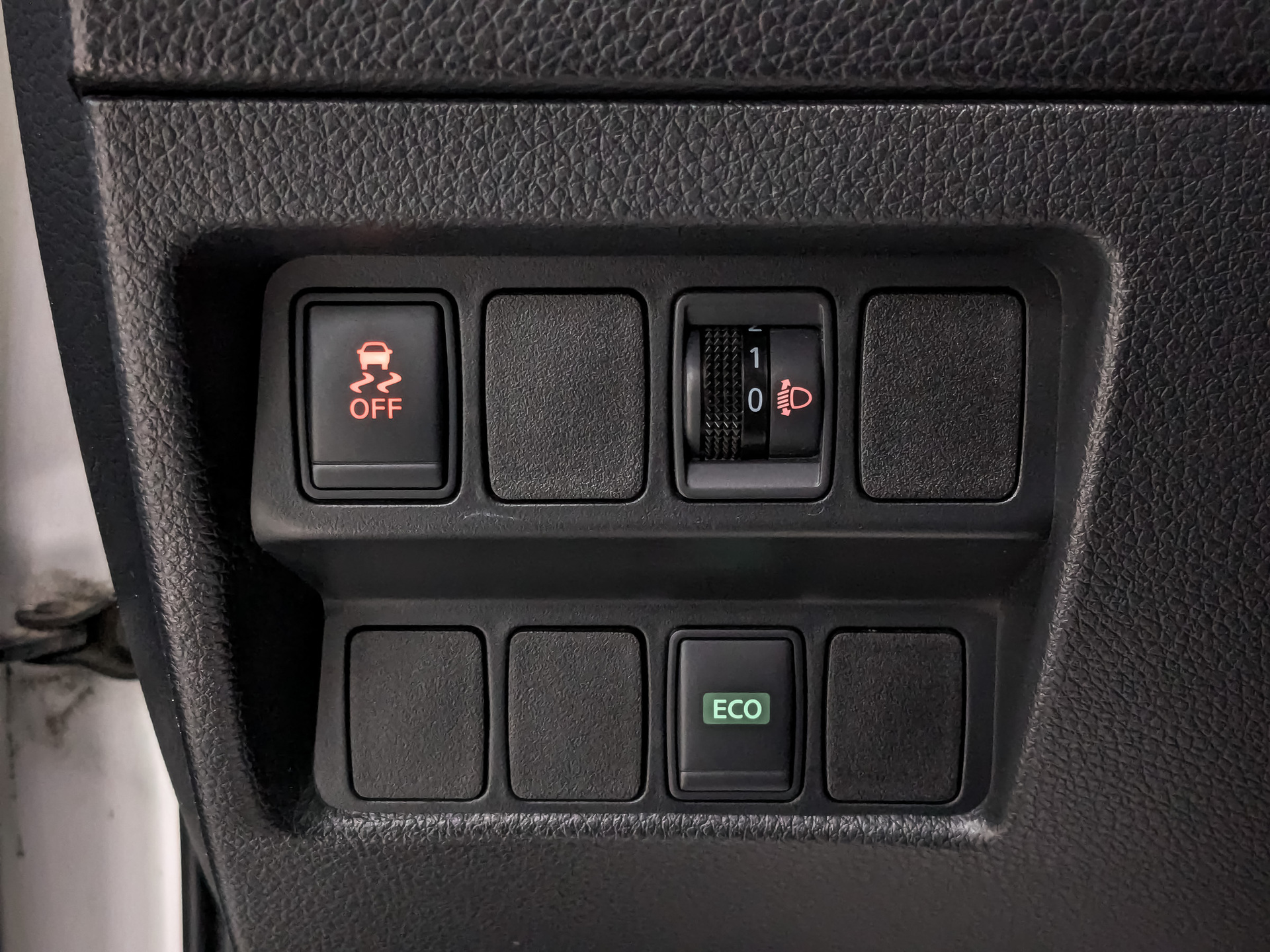NISSAN Qashqai 2.00 (144 л.с), автомат, 2016, пробег 144 364 км