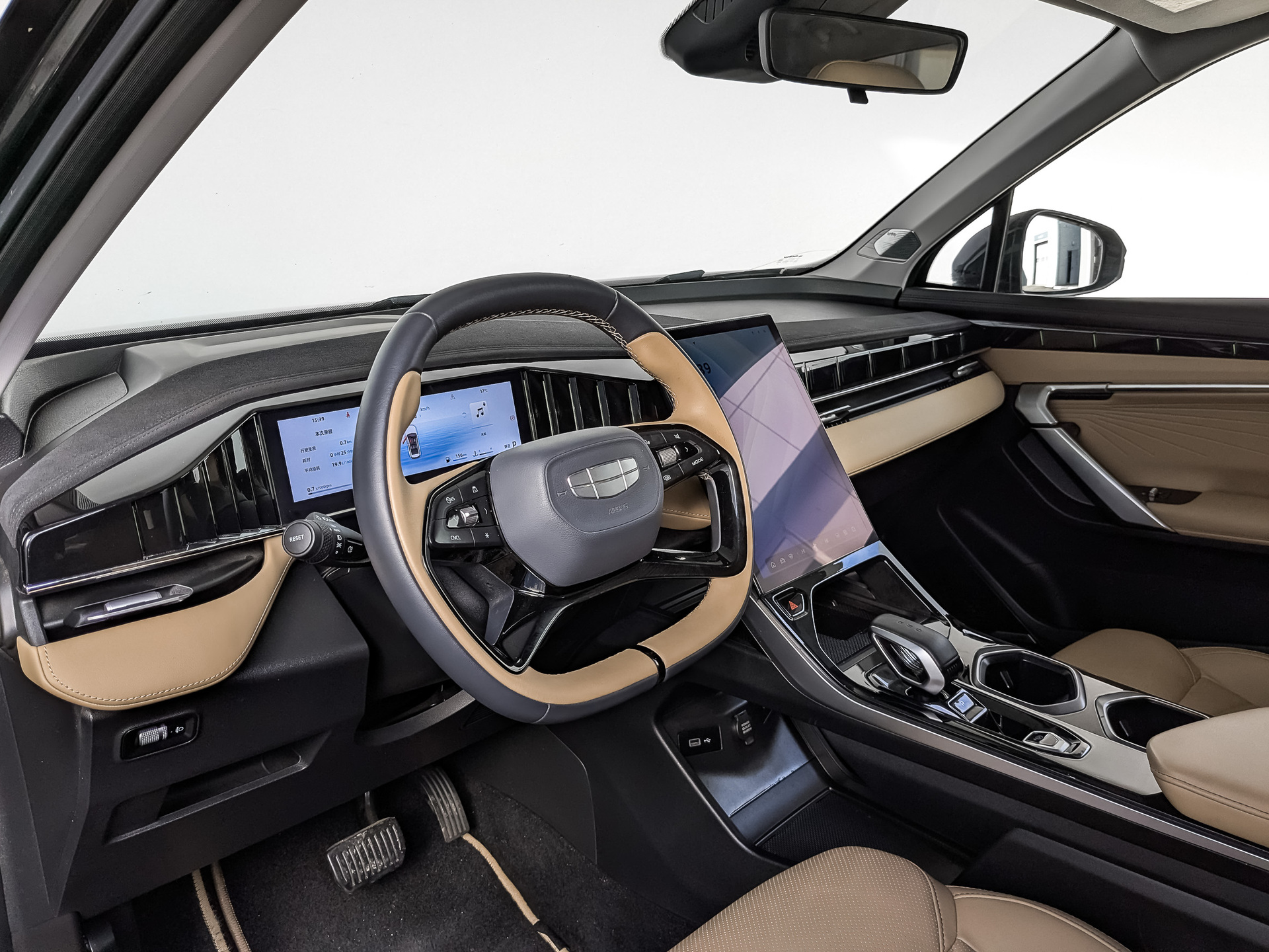 GEELY Boyue L 1.50 (174 л.с), автомат, 2023, пробег 33 000 км