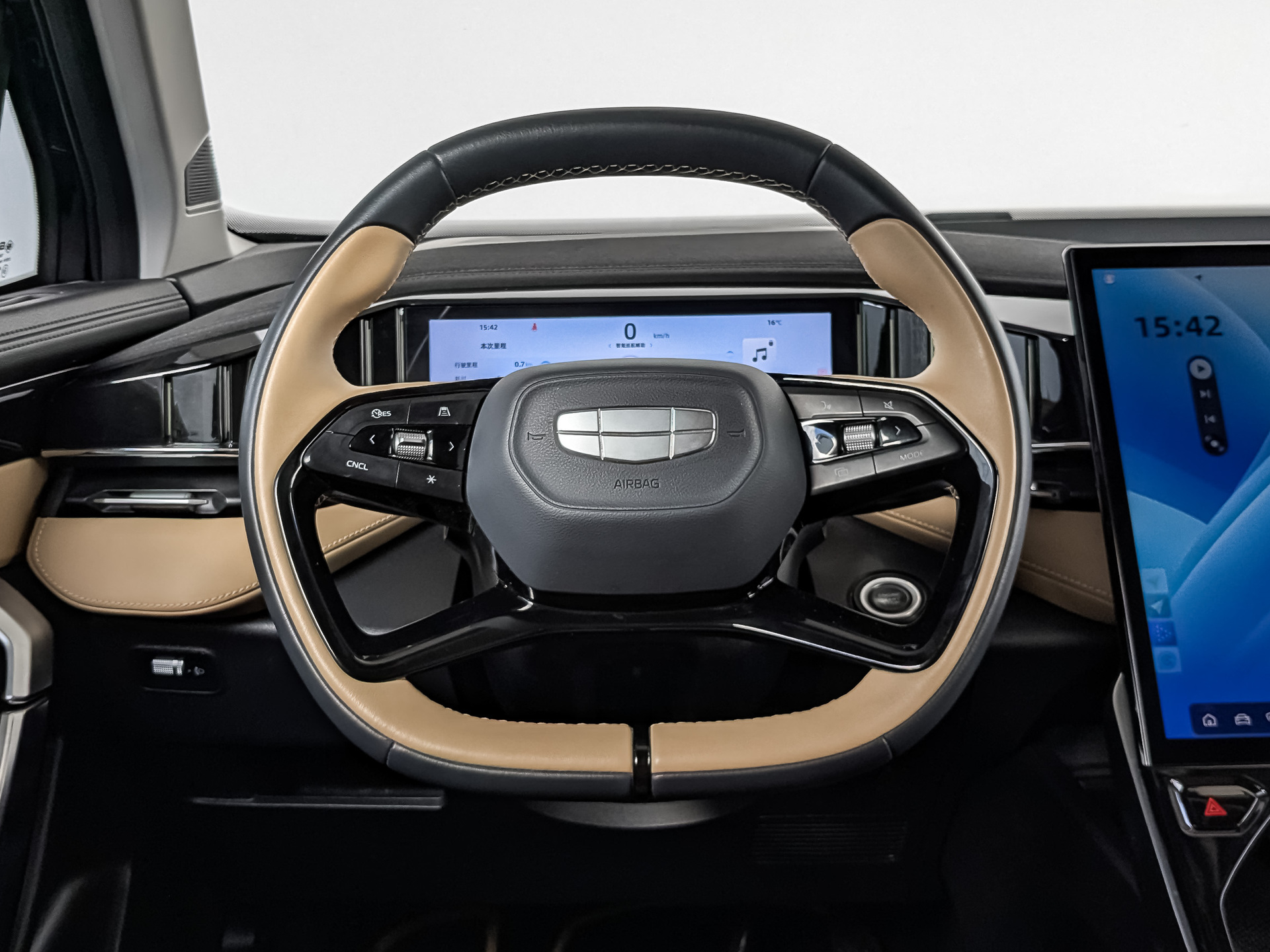 GEELY Boyue L 1.50 (174 л.с), автомат, 2023, пробег 33 000 км