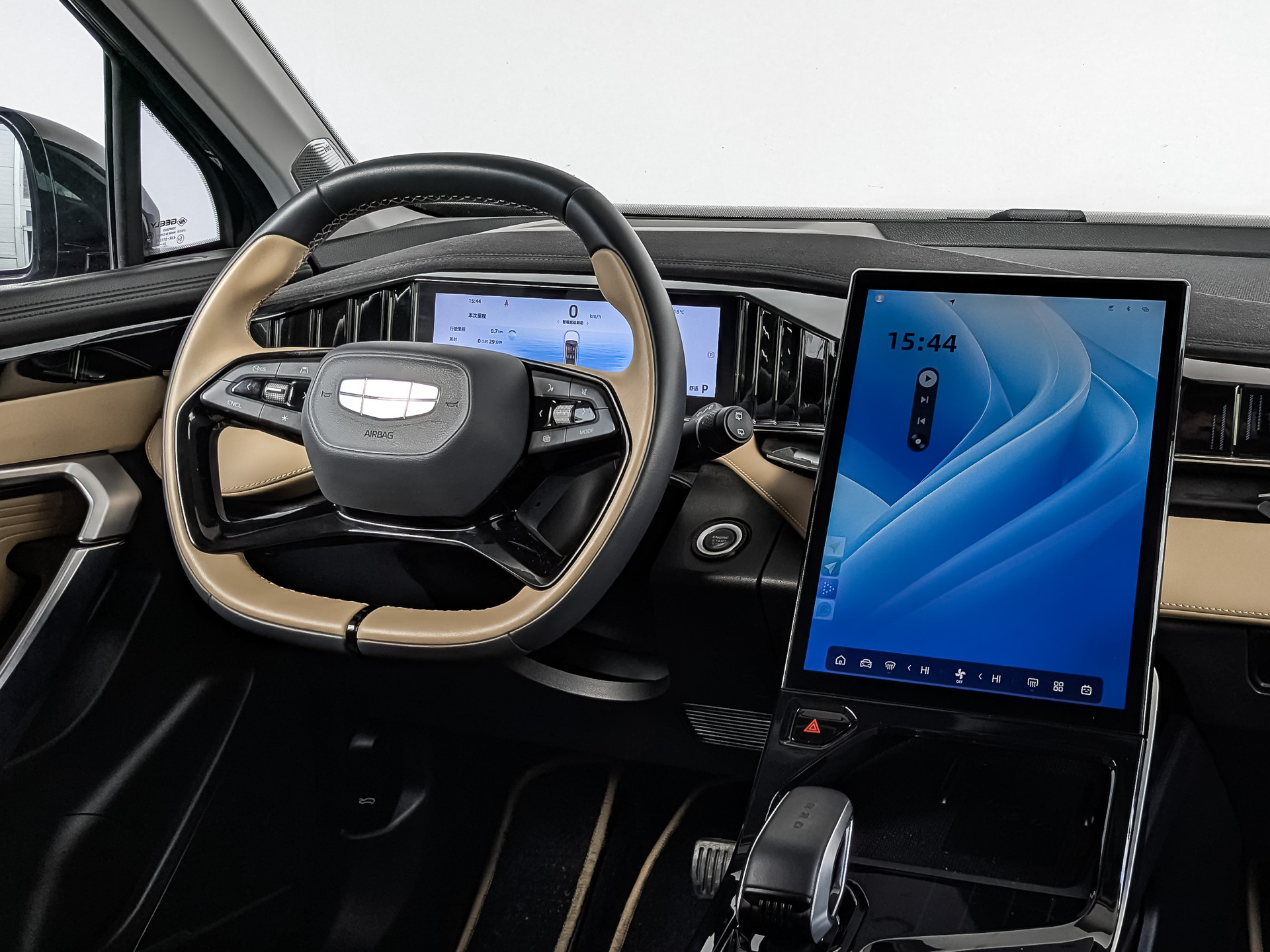 GEELY Boyue L 1.50 (174 л.с), автомат, 2023, пробег 33 000 км