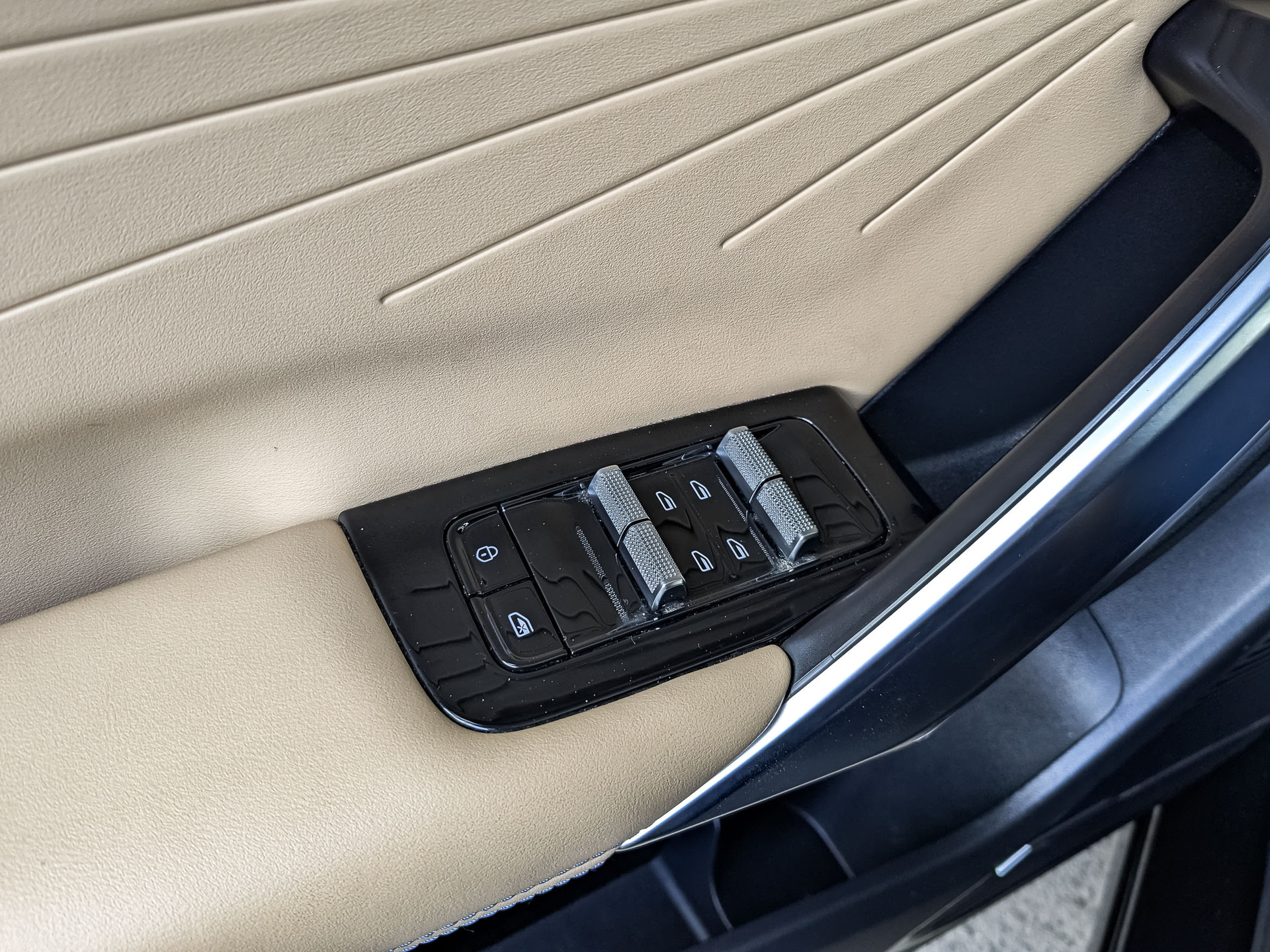 GEELY Boyue L 1.50 (174 л.с), автомат, 2023, пробег 33 000 км