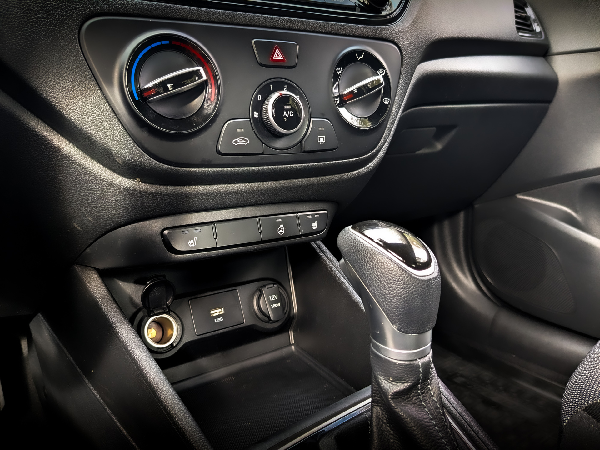HYUNDAI Solaris 1.60 (123 л.с), автомат, 2022, пробег 45 136 км