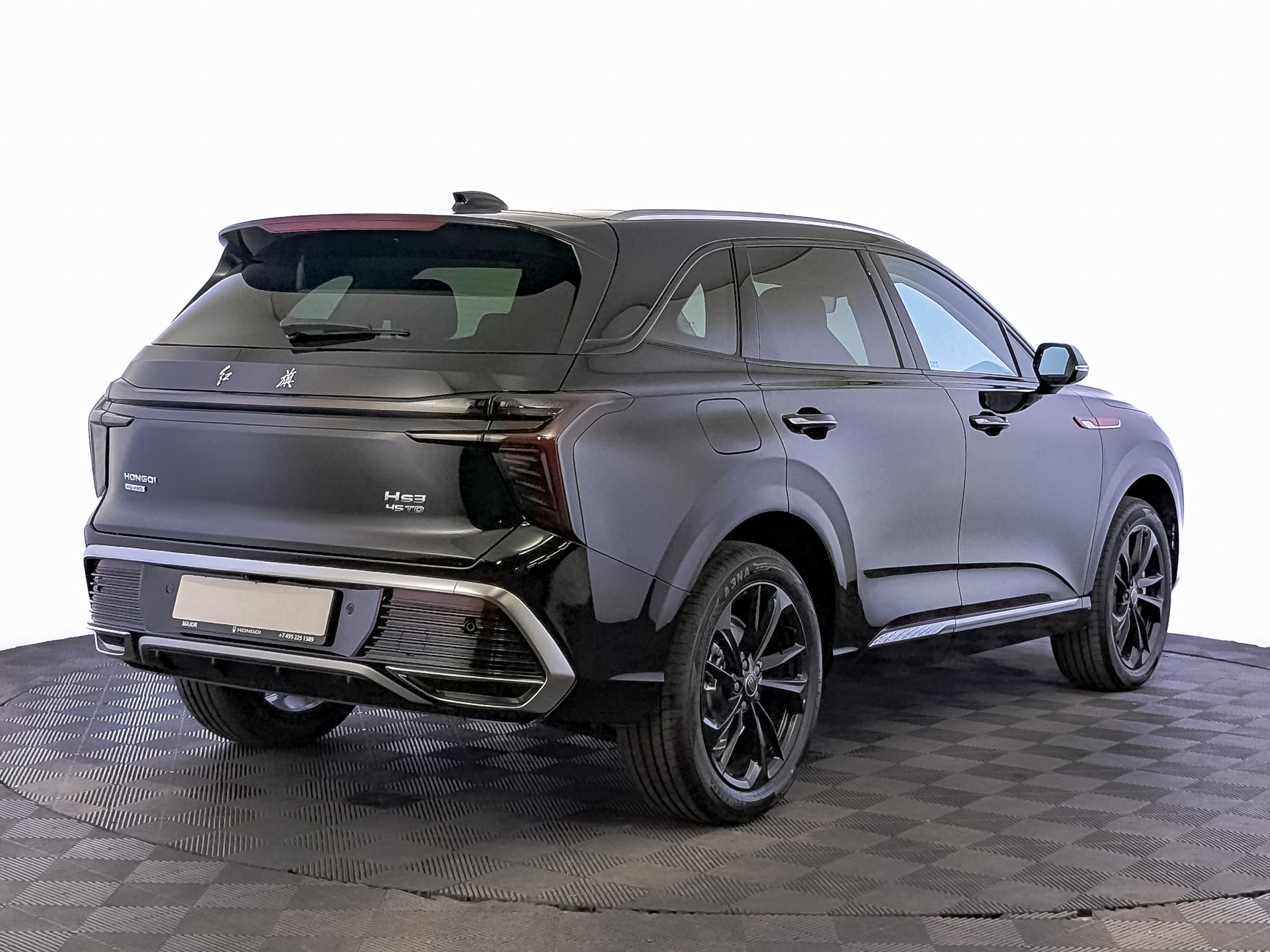 Фото Hongqi HS3 Deluxe 2.0Т/245 8AT 4WD