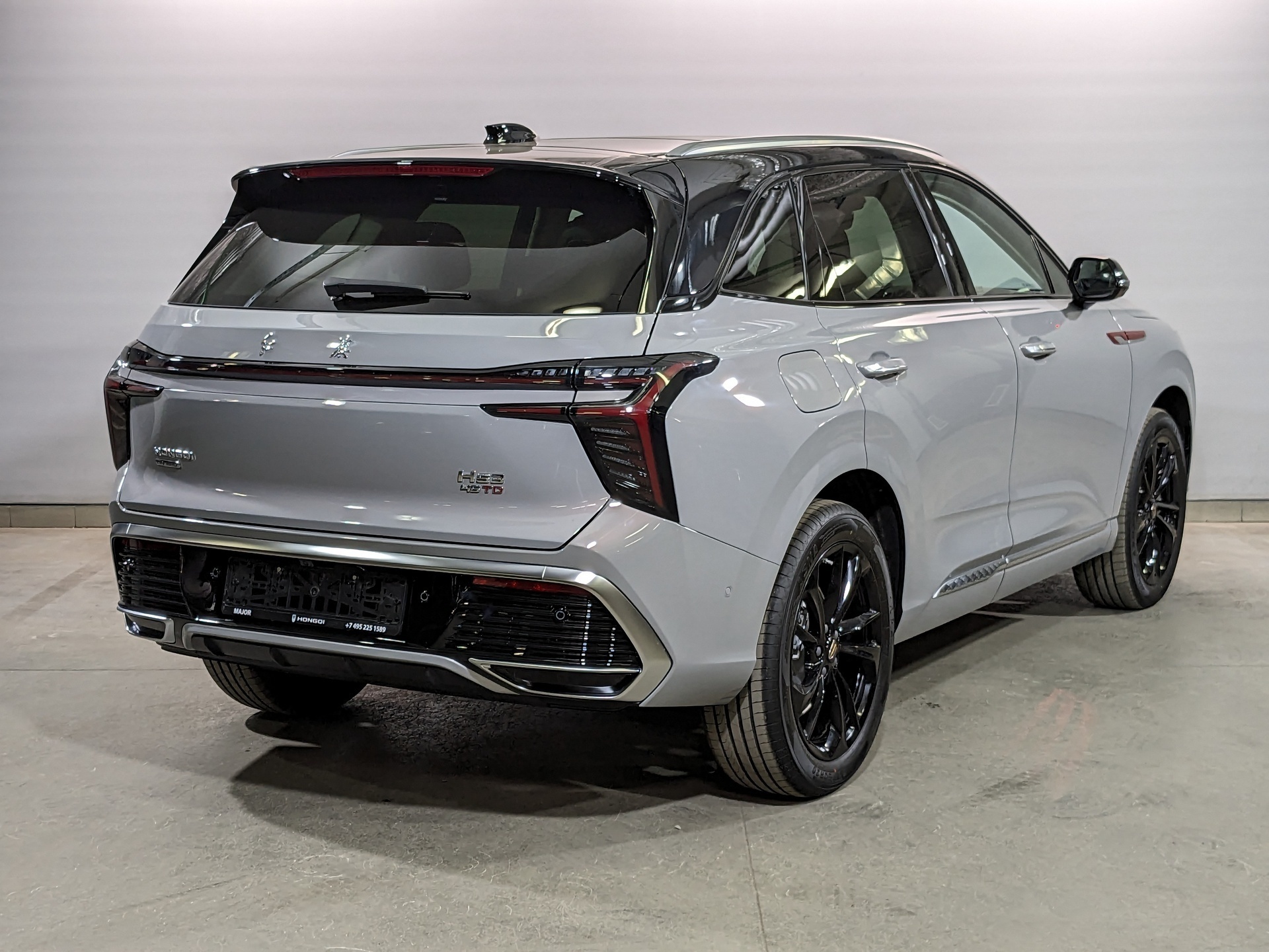 Фото Hongqi HS3 Deluxe 2.0Т/245 8AT 4WD