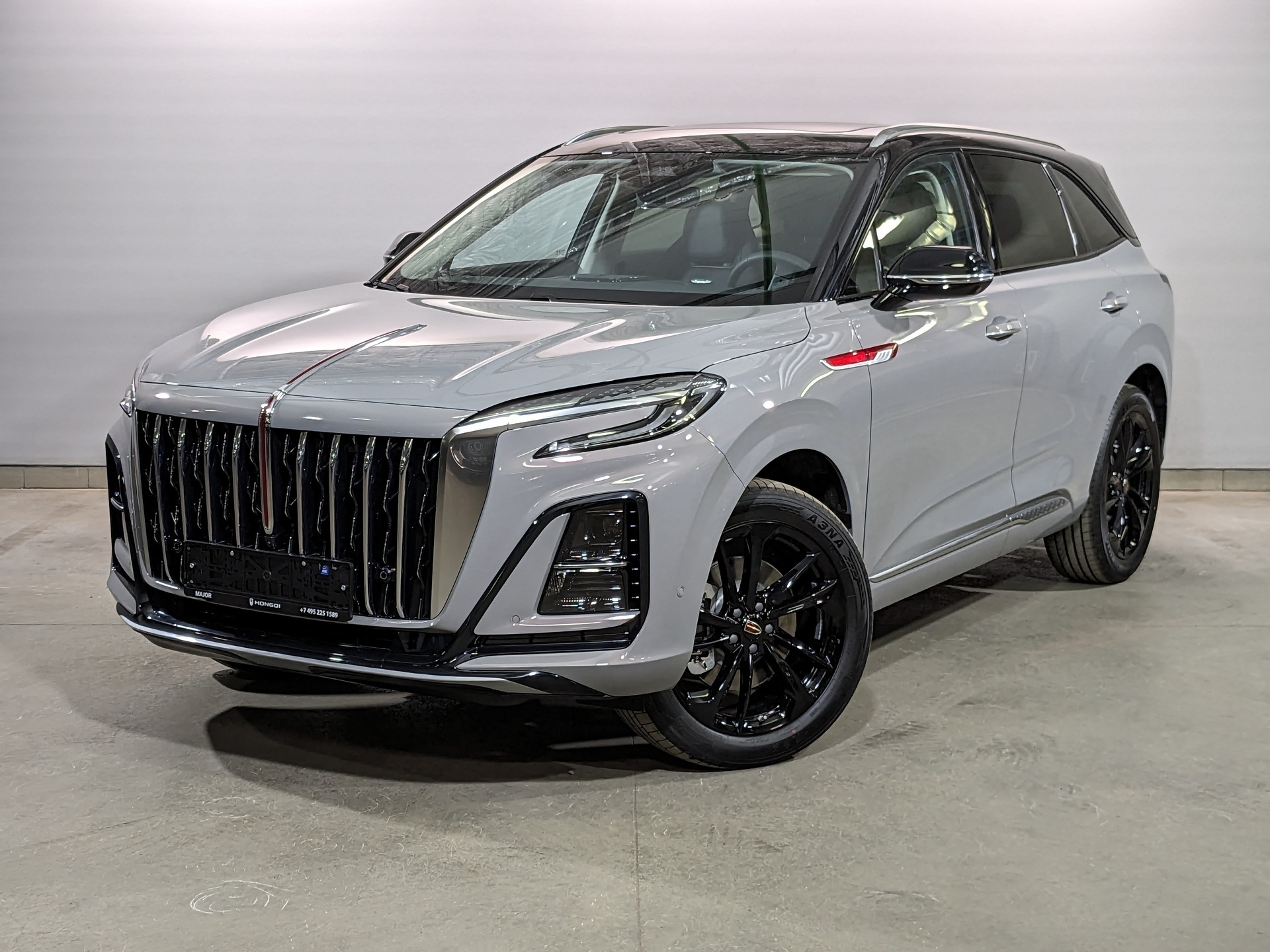 Фото Hongqi HS3 Deluxe 2.0Т/245 8AT 4WD
