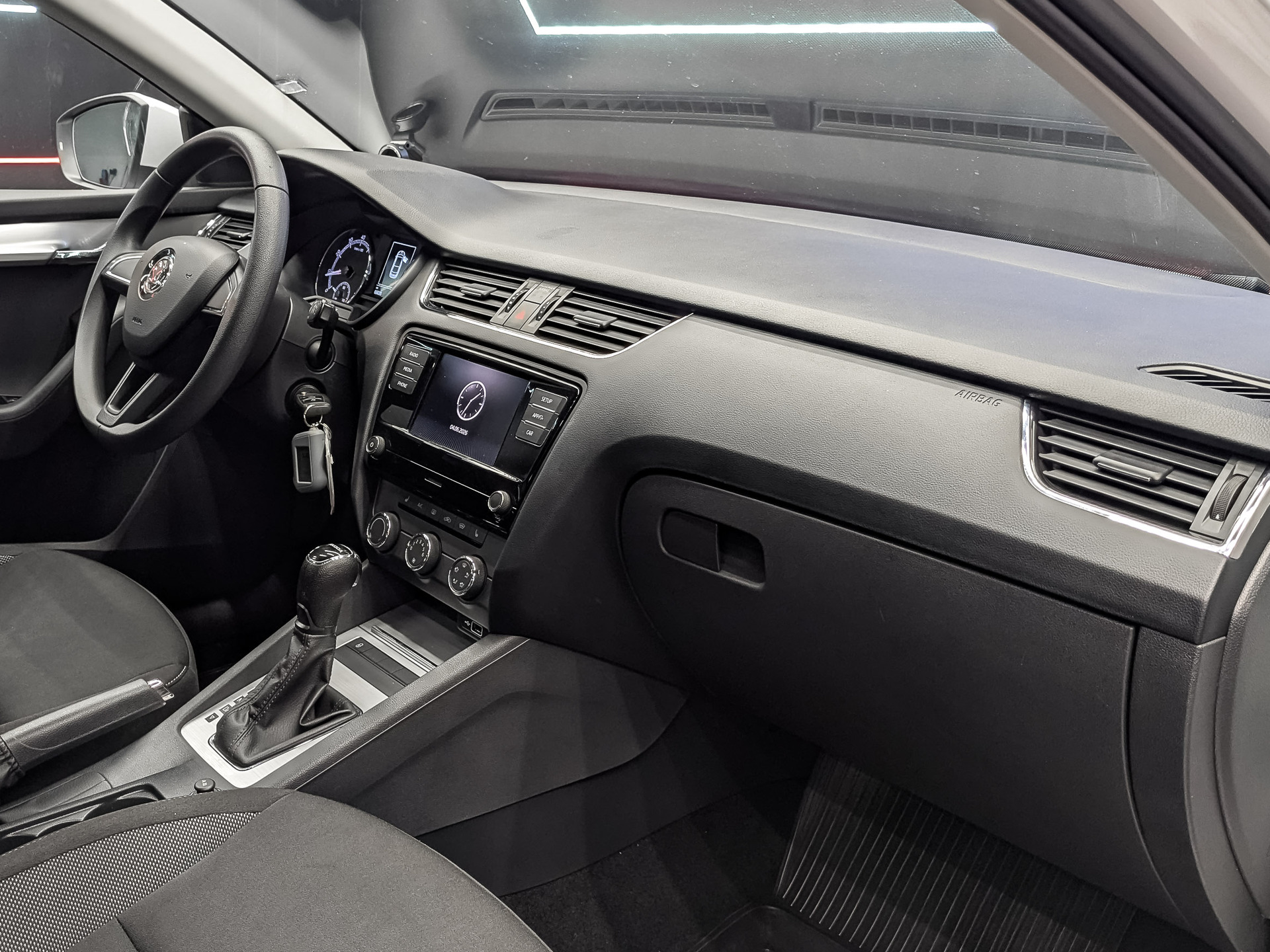 SKODA Octavia 1.60 (110 л.с), автомат, 2019, пробег 66 632 км