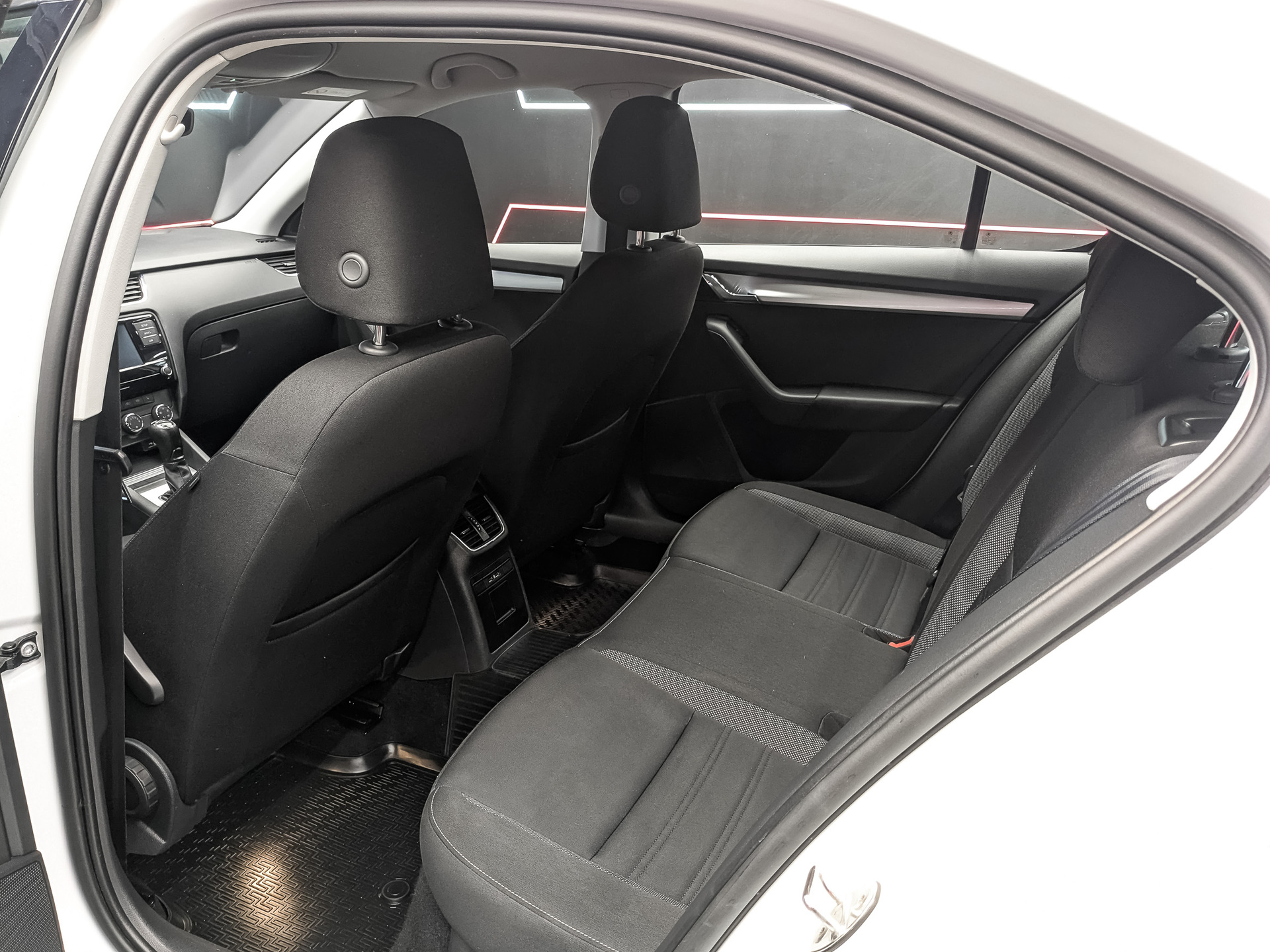 SKODA Octavia 1.60 (110 л.с), автомат, 2019, пробег 66 632 км