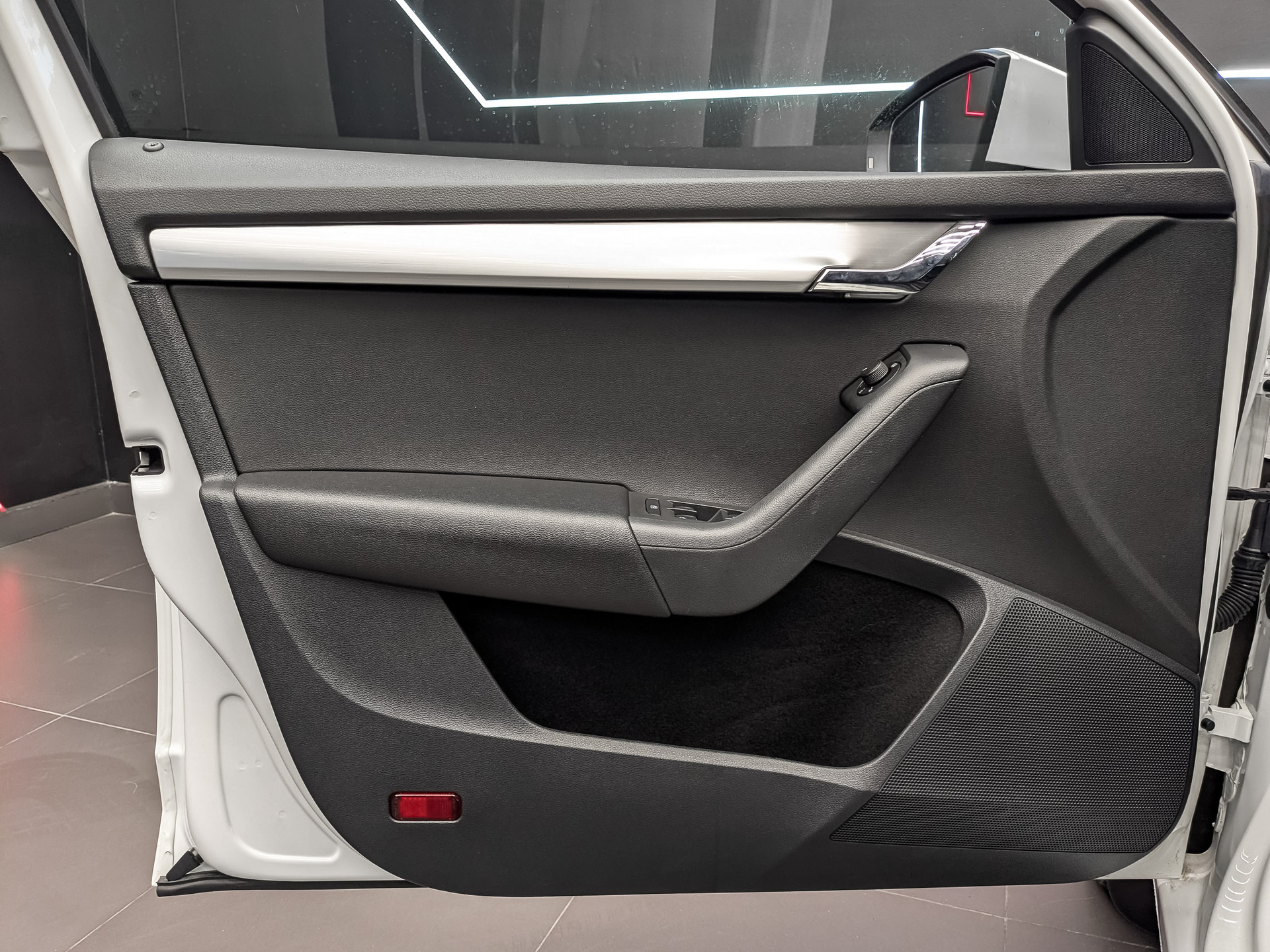 SKODA Octavia 1.60 (110 л.с), автомат, 2019, пробег 66 632 км
