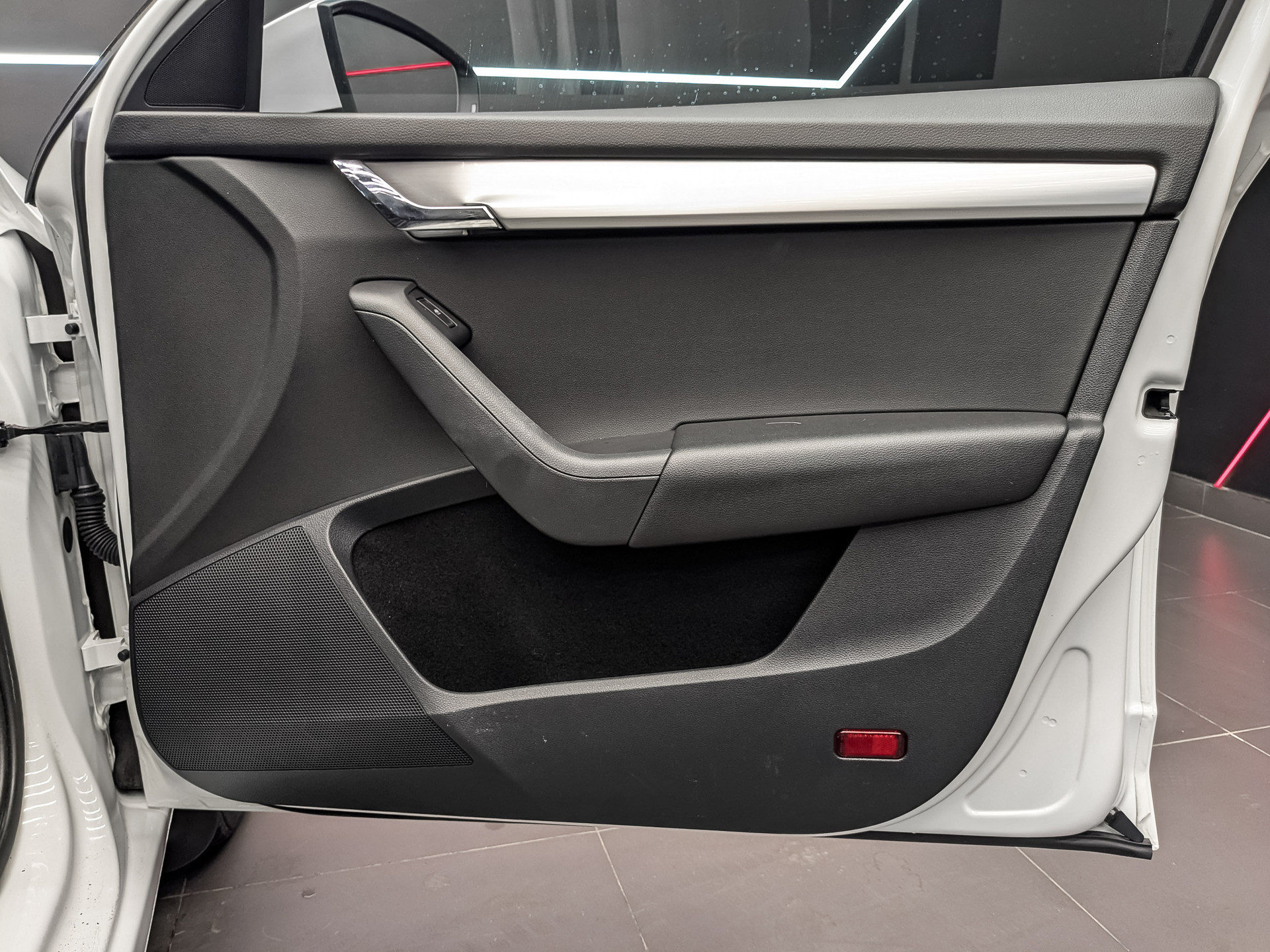 SKODA Octavia 1.60 (110 л.с), автомат, 2019, пробег 66 632 км