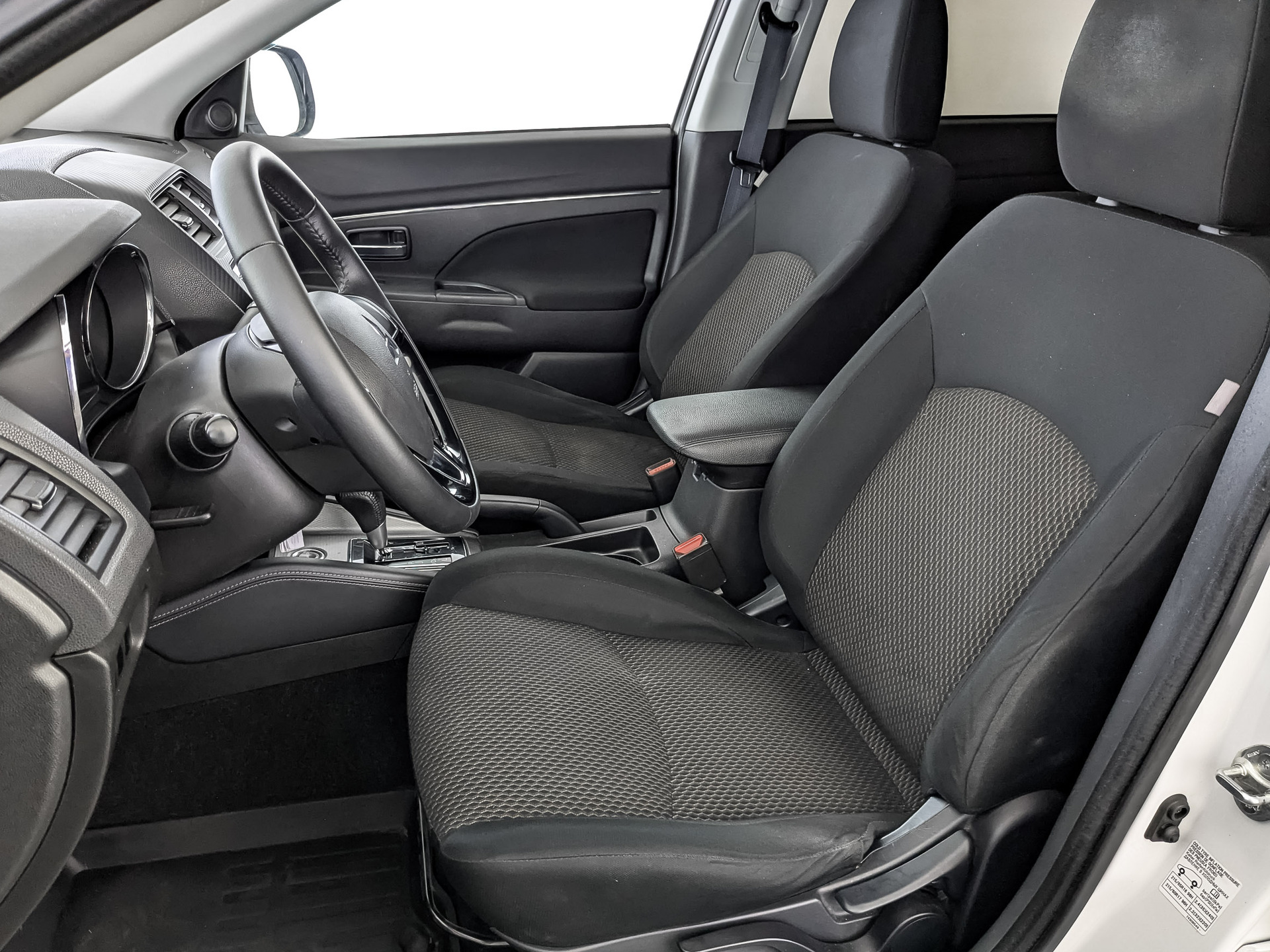 MITSUBISHI ASX 2.00 (150 л.с), автомат, 2018, пробег 99 578 км