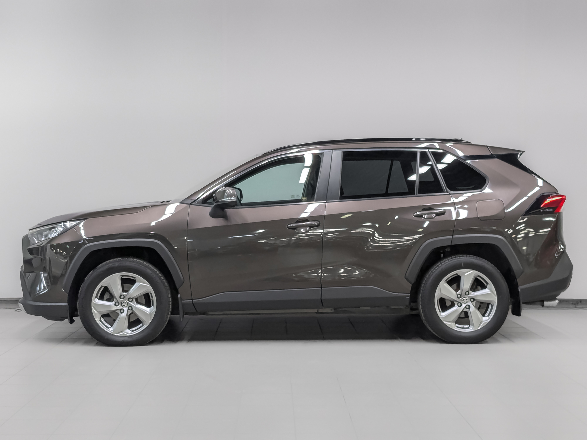 TOYOTA Rav-4 2.00 (149 л.с), автомат, 2020, пробег 80 457 км