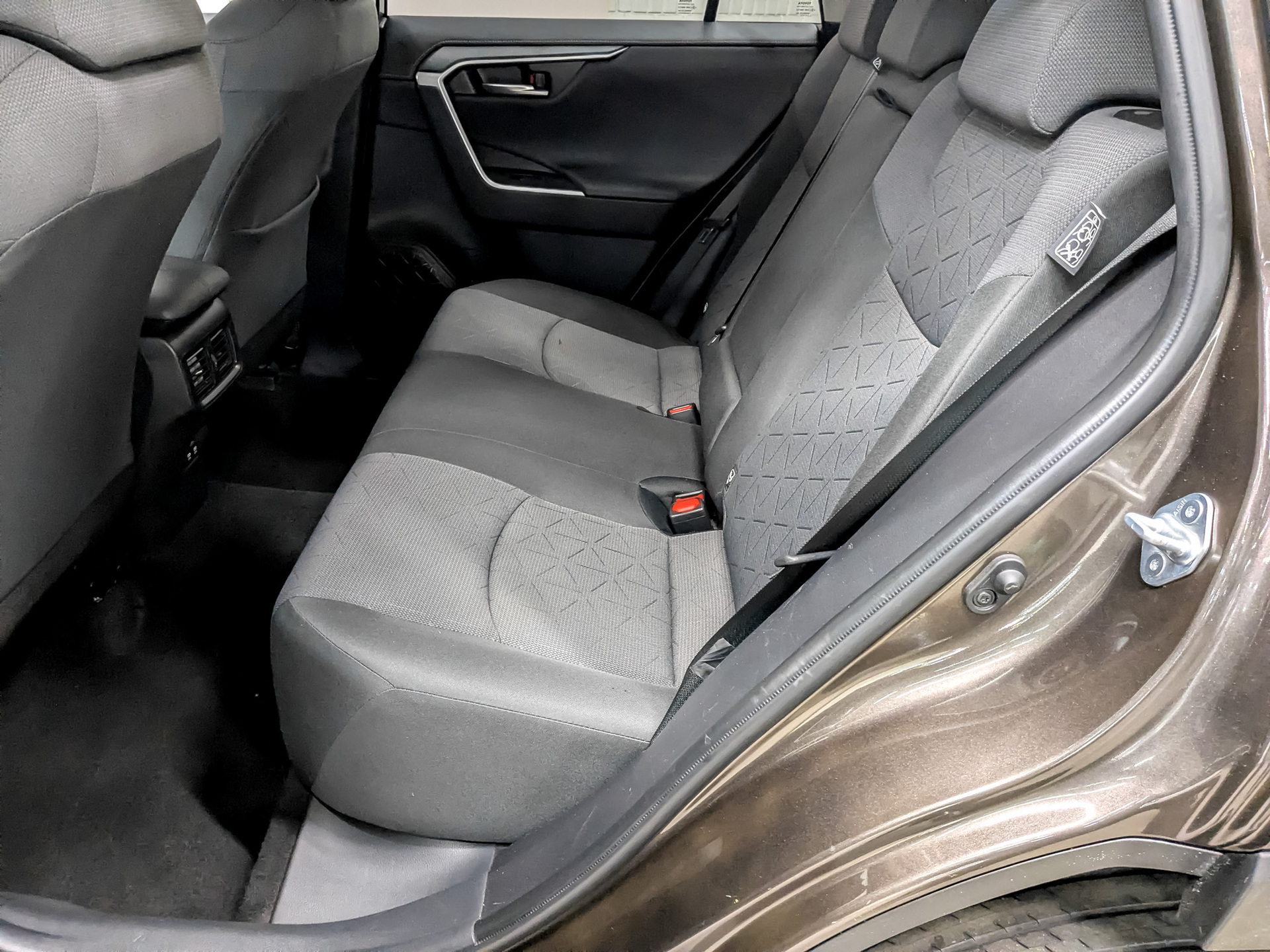 TOYOTA Rav-4 2.00 (149 л.с), автомат, 2020, пробег 80 457 км