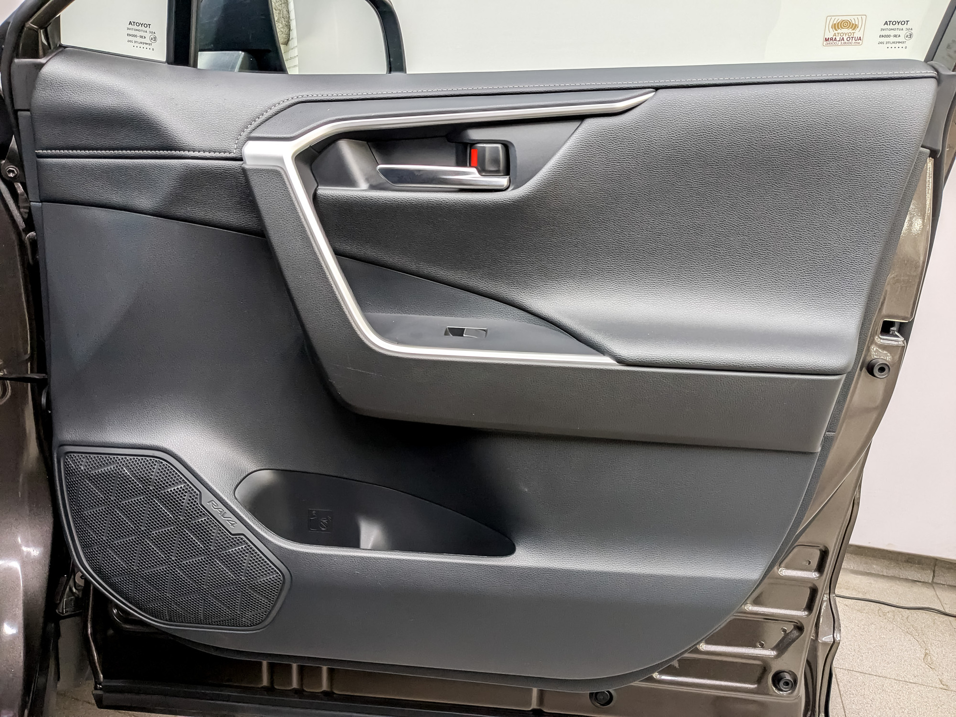 TOYOTA Rav-4 2.00 (149 л.с), автомат, 2020, пробег 80 457 км
