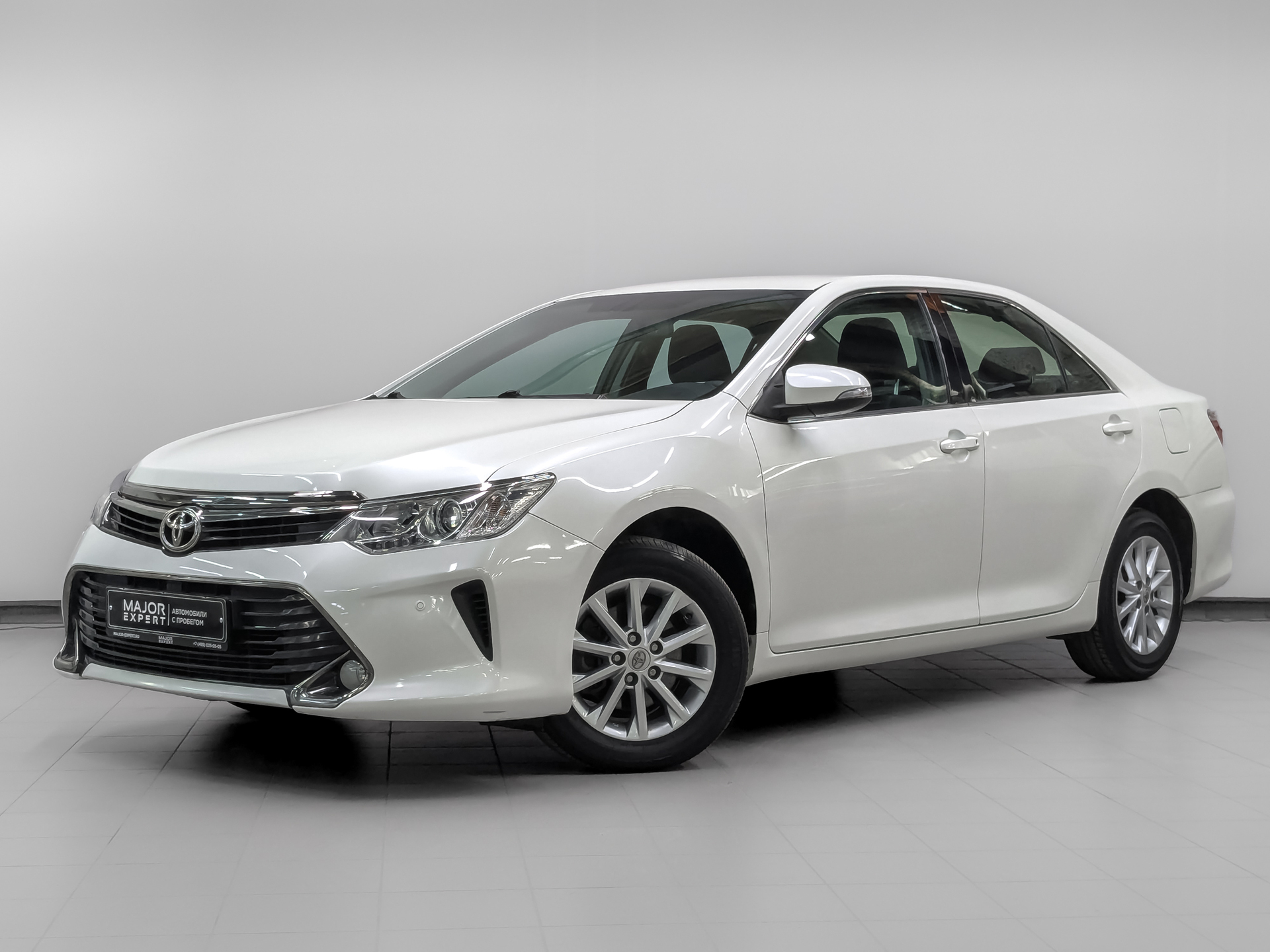 TOYOTA Camry 2.00 (150 л.с), автомат, 2016, пробег 64 359 км