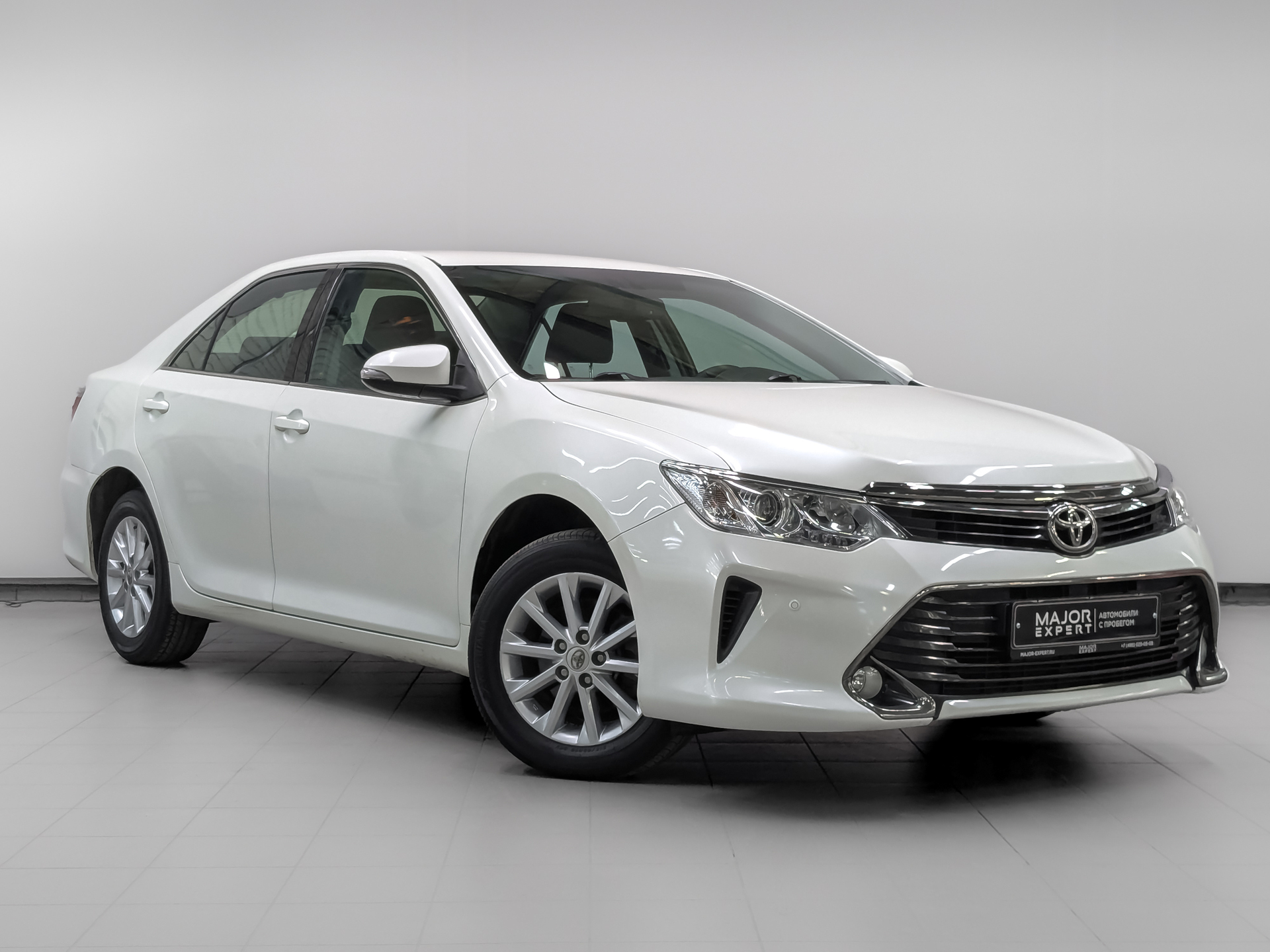 TOYOTA Camry 2.00 (150 л.с), автомат, 2016, пробег 64 359 км
