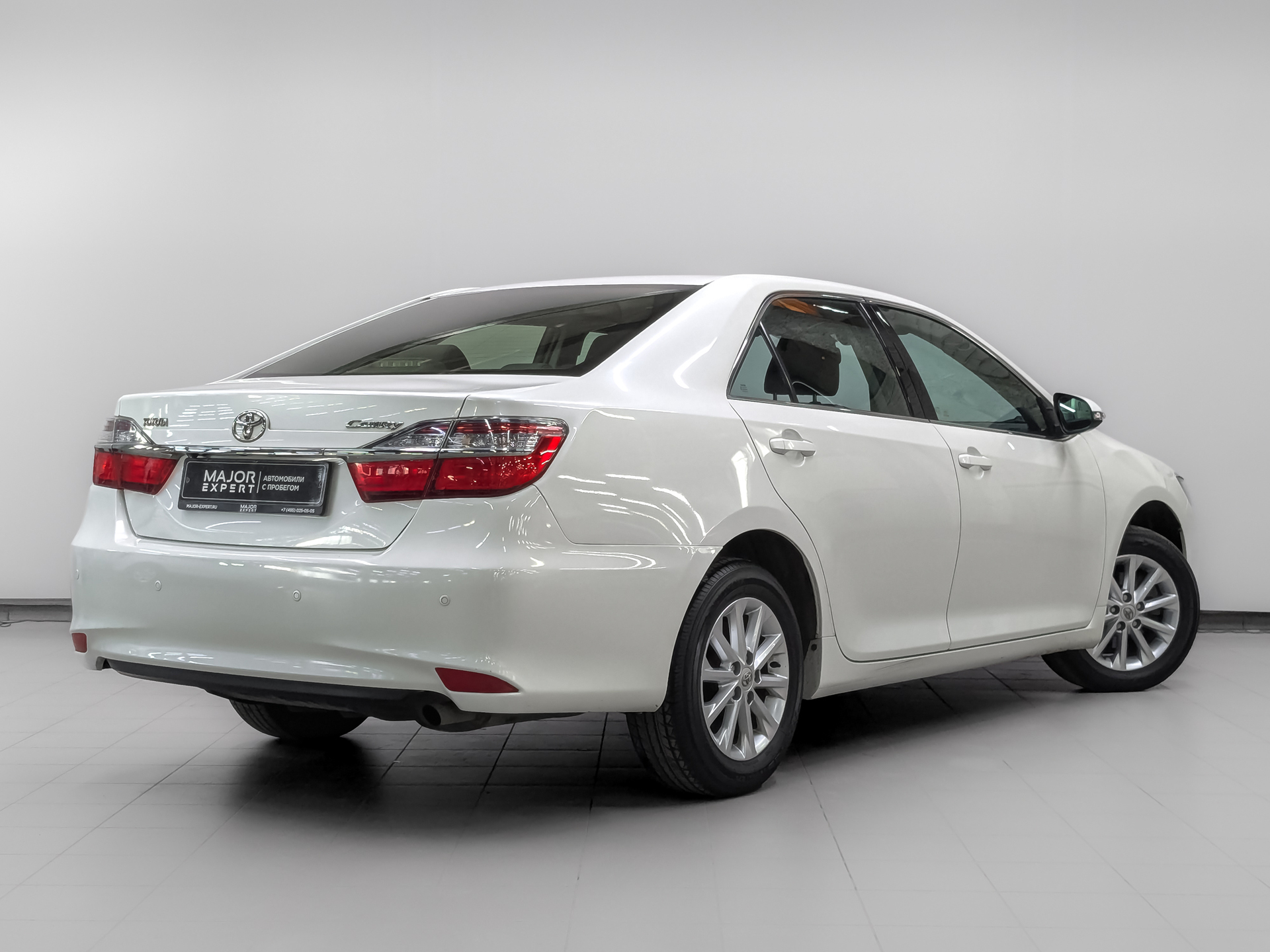TOYOTA Camry 2.00 (150 л.с), автомат, 2016, пробег 64 359 км