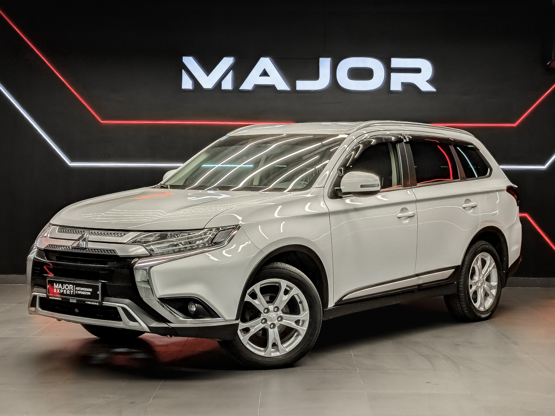 MITSUBISHI Outlander 2.00 (146 л.с), автомат, 2020, пробег 98 552 км