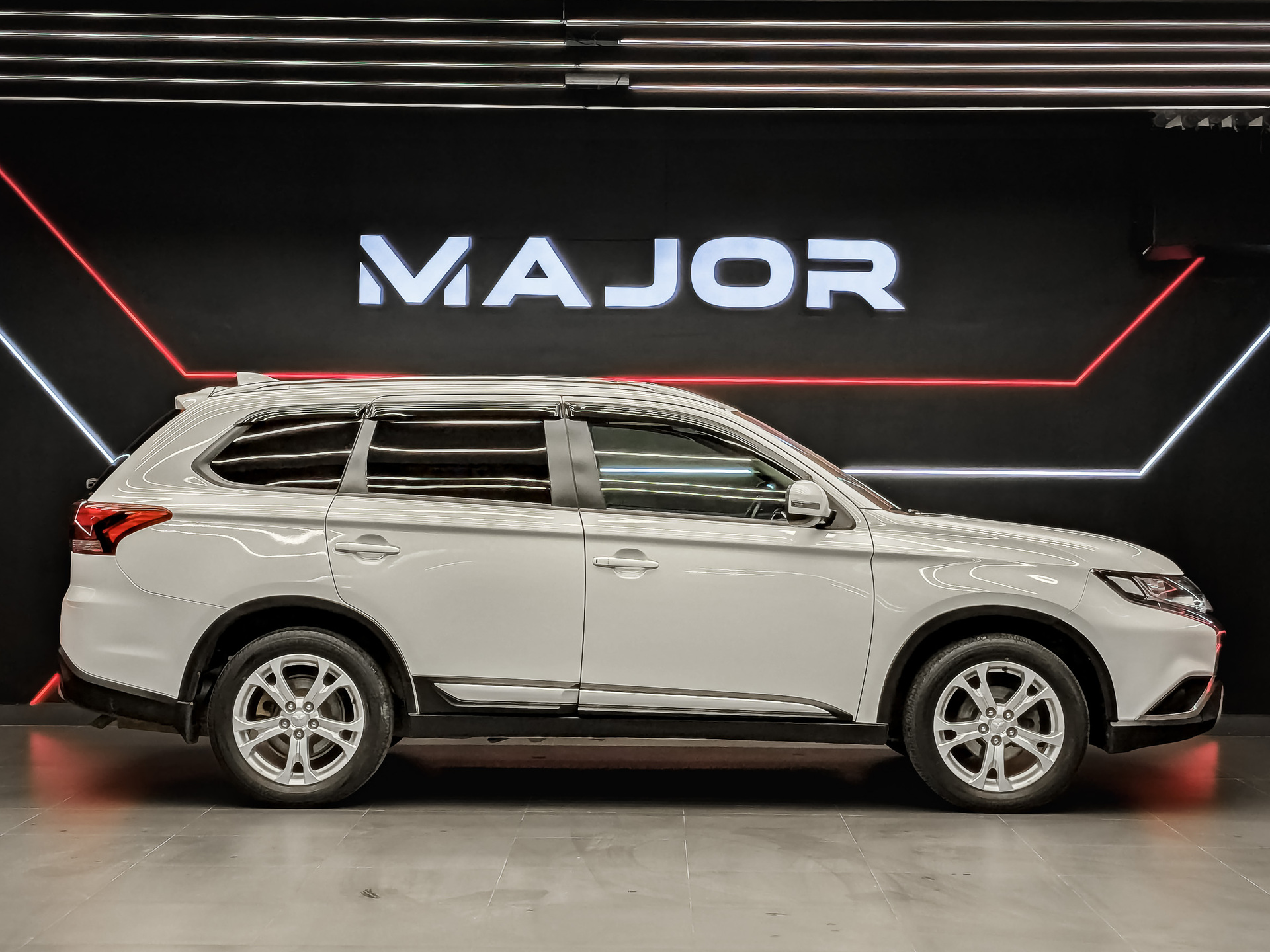 MITSUBISHI Outlander 2.00 (146 л.с), автомат, 2020, пробег 98 552 км