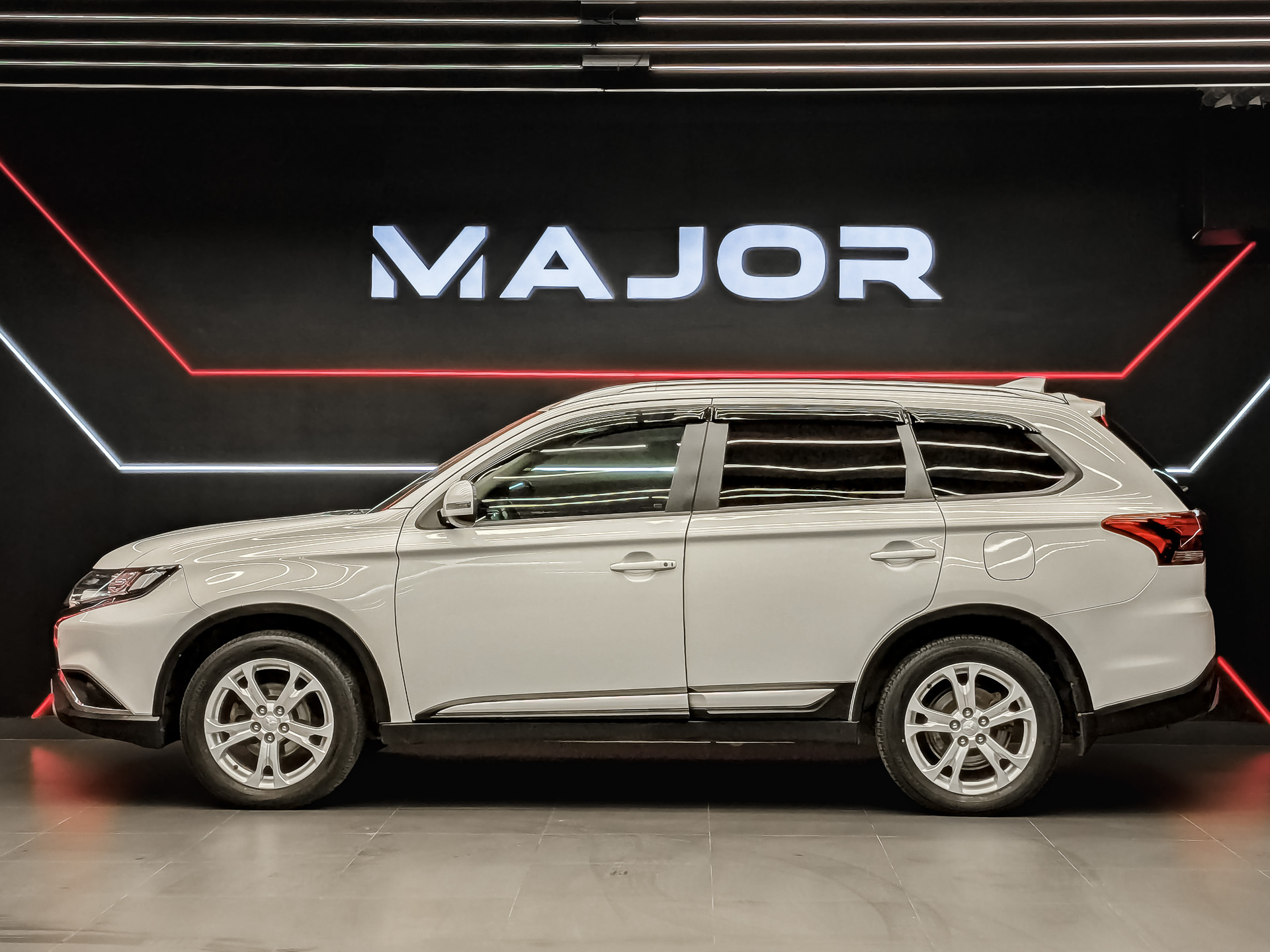 MITSUBISHI Outlander 2.00 (146 л.с), автомат, 2020, пробег 98 552 км