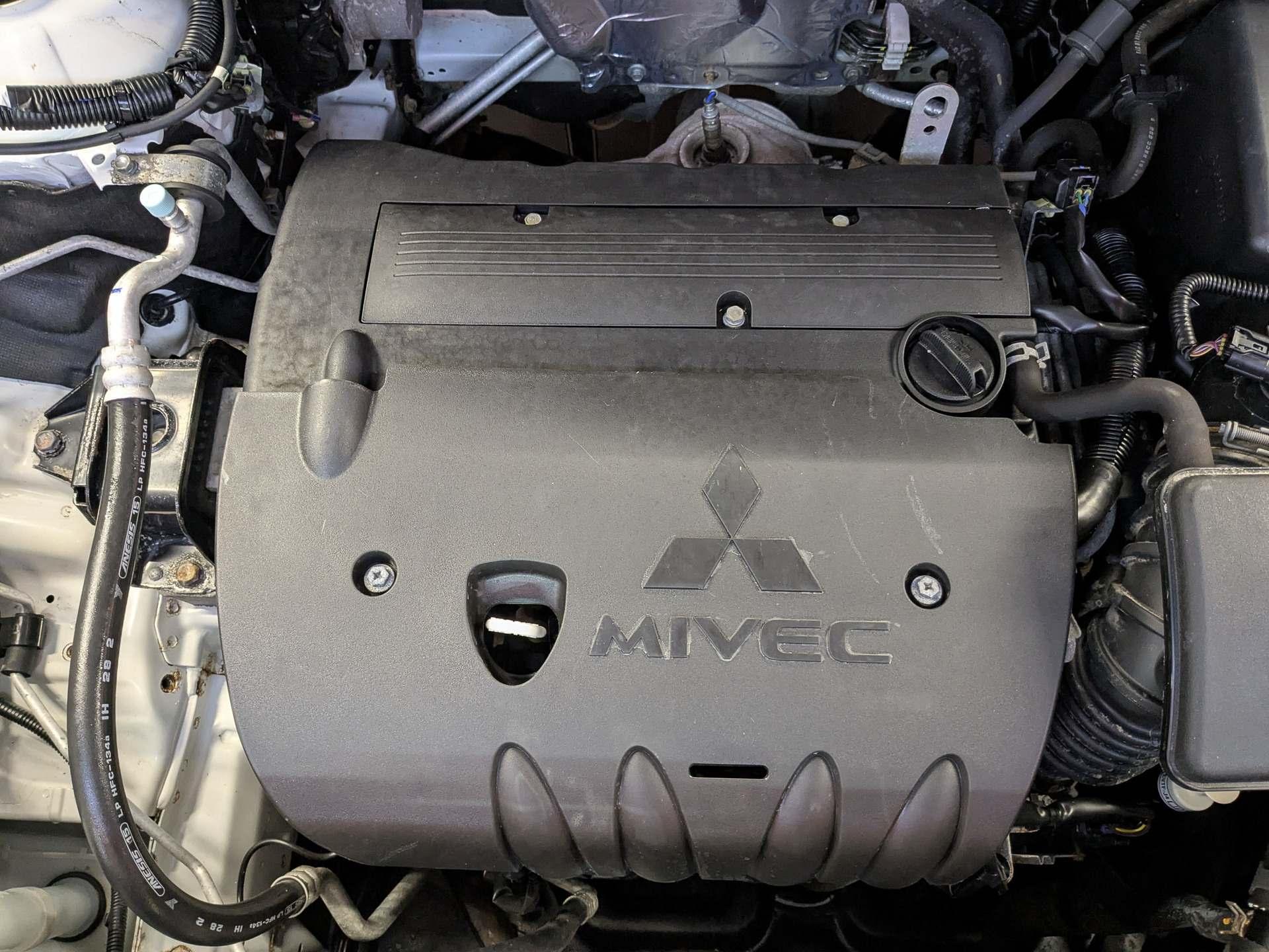 MITSUBISHI Outlander 2.00 (146 л.с), автомат, 2020, пробег 98 552 км