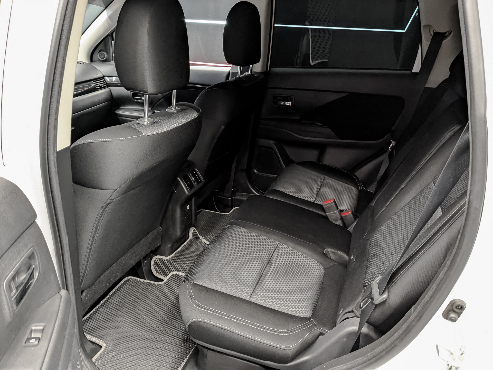 MITSUBISHI Outlander 2.00 (146 л.с), автомат, 2020, пробег 98 552 км