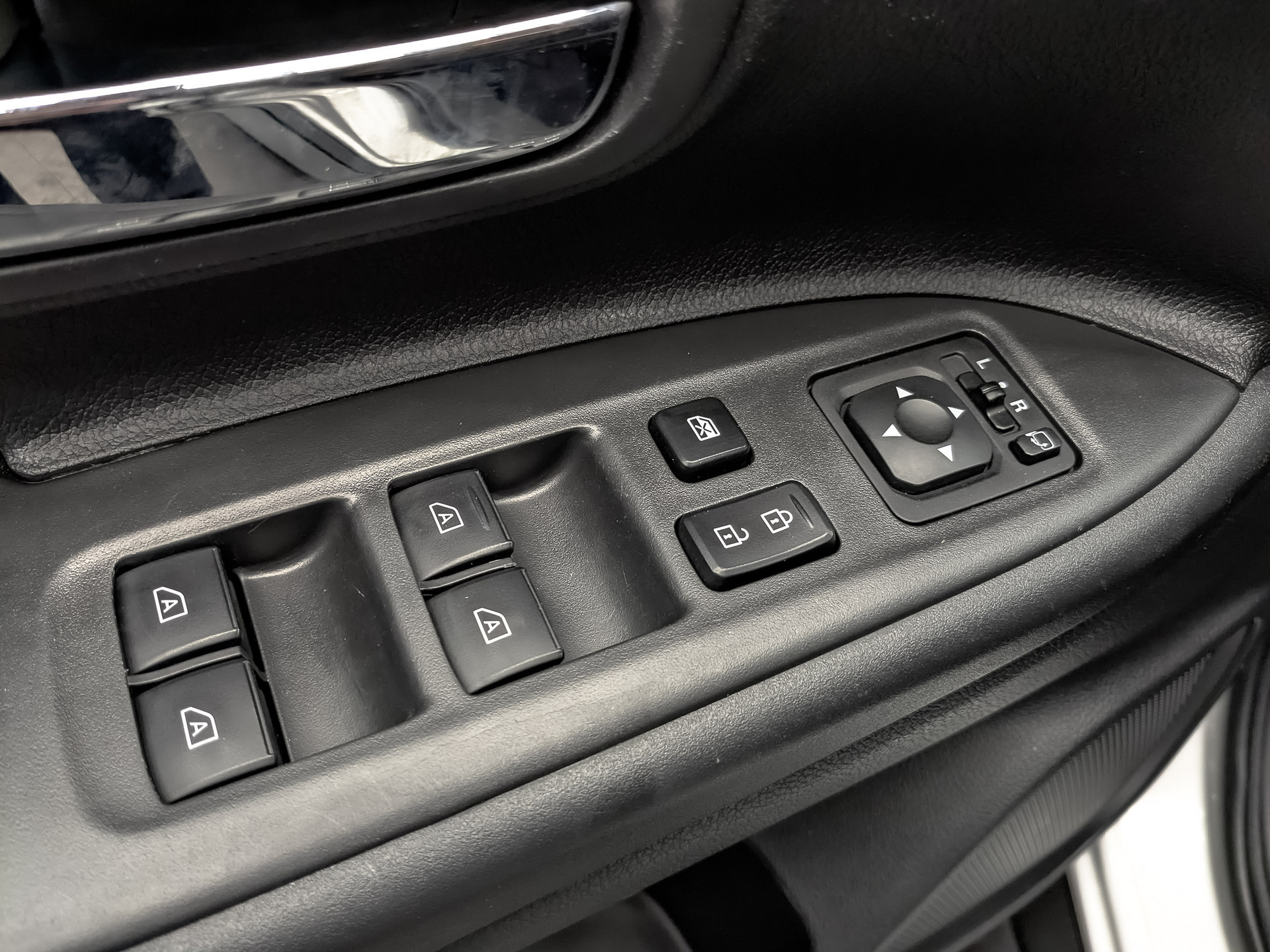 MITSUBISHI Outlander 2.00 (146 л.с), автомат, 2020, пробег 98 552 км