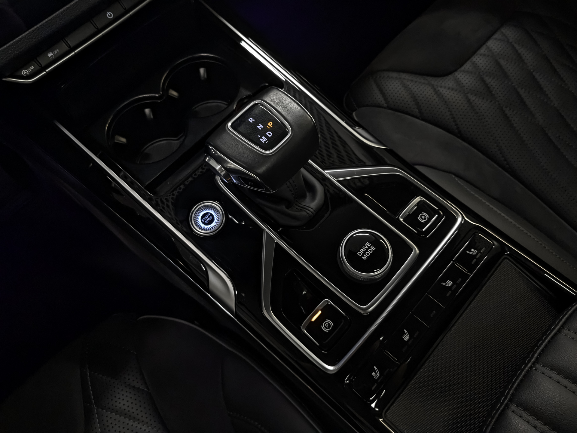 HONGQI HS5 2.00 (218 л.с), автомат, 2024, пробег 55 392 км
