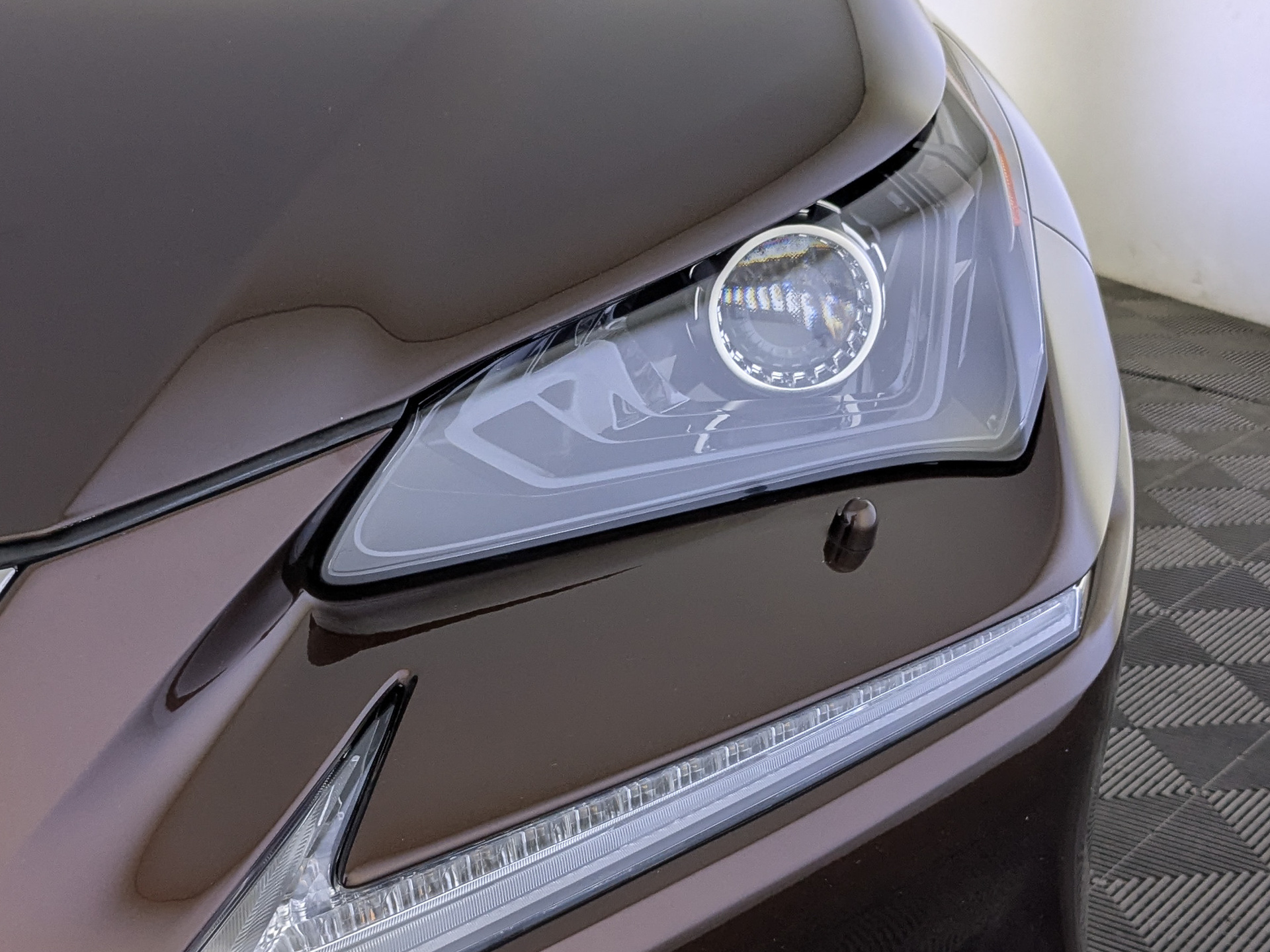 LEXUS NX 2.00 (150 л.с), автомат, 2018, пробег 111 557 км