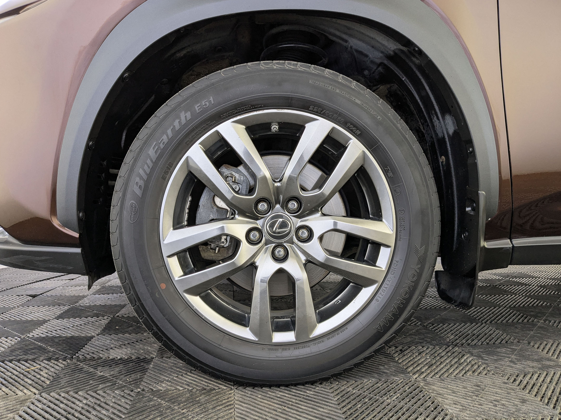 LEXUS NX 2.00 (150 л.с), автомат, 2018, пробег 111 557 км