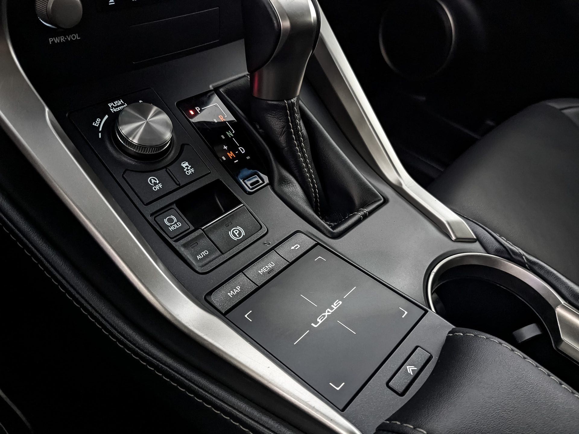 LEXUS NX 2.00 (150 л.с), автомат, 2018, пробег 111 557 км