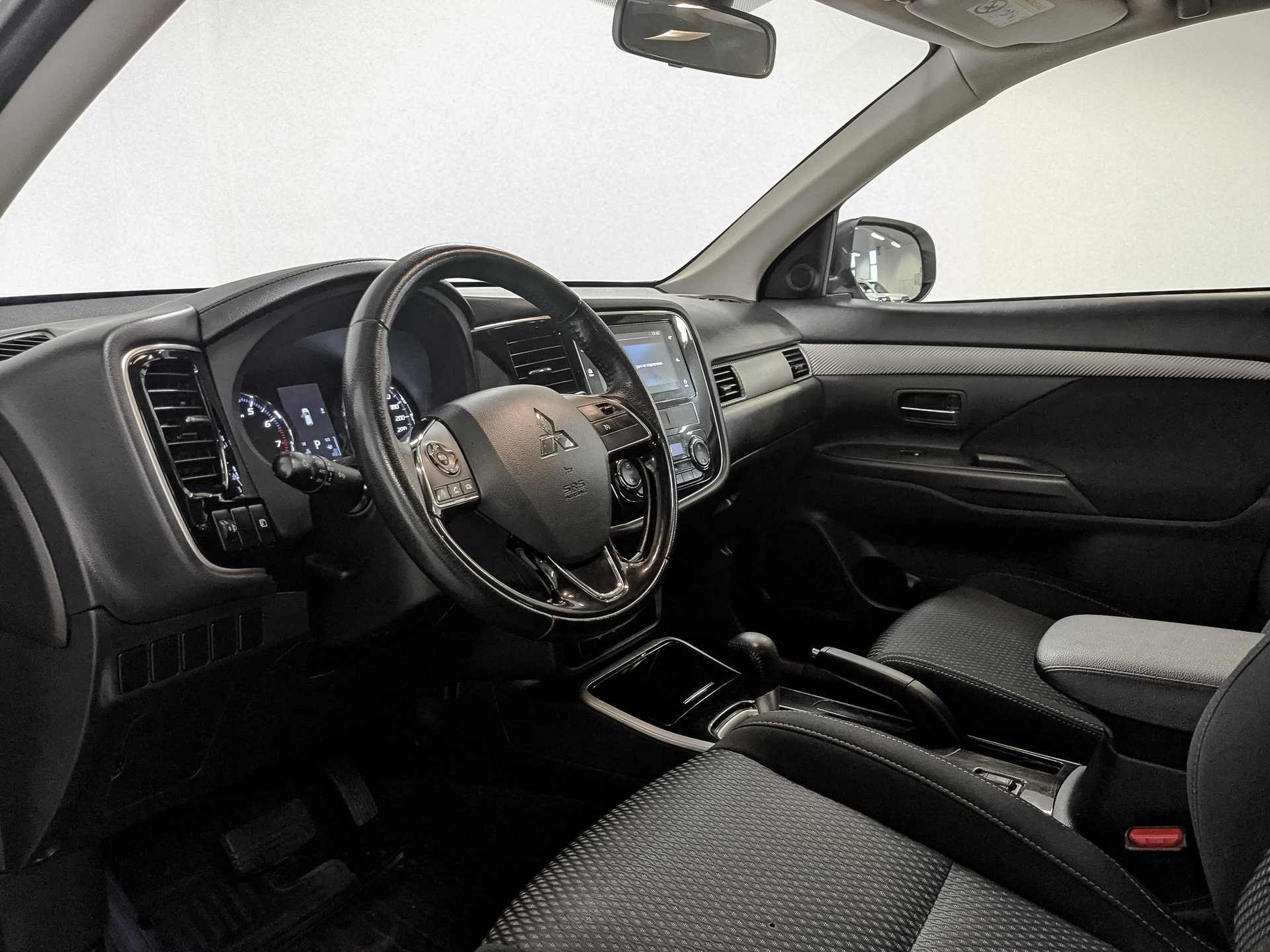 MITSUBISHI Outlander 2.00 (146 л.с), автомат, 2018, пробег 51 500 км