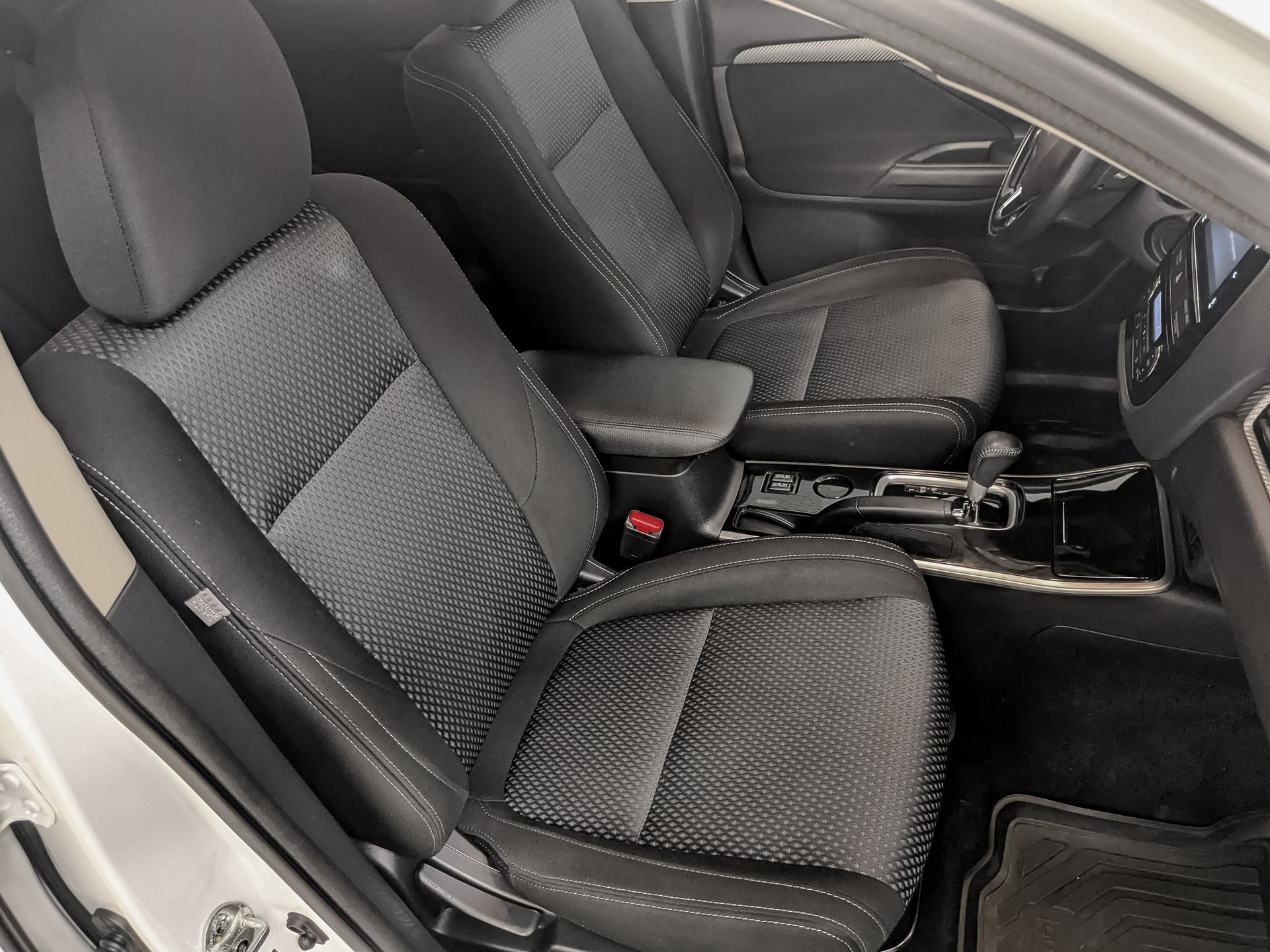 MITSUBISHI Outlander 2.00 (146 л.с), автомат, 2018, пробег 51 500 км