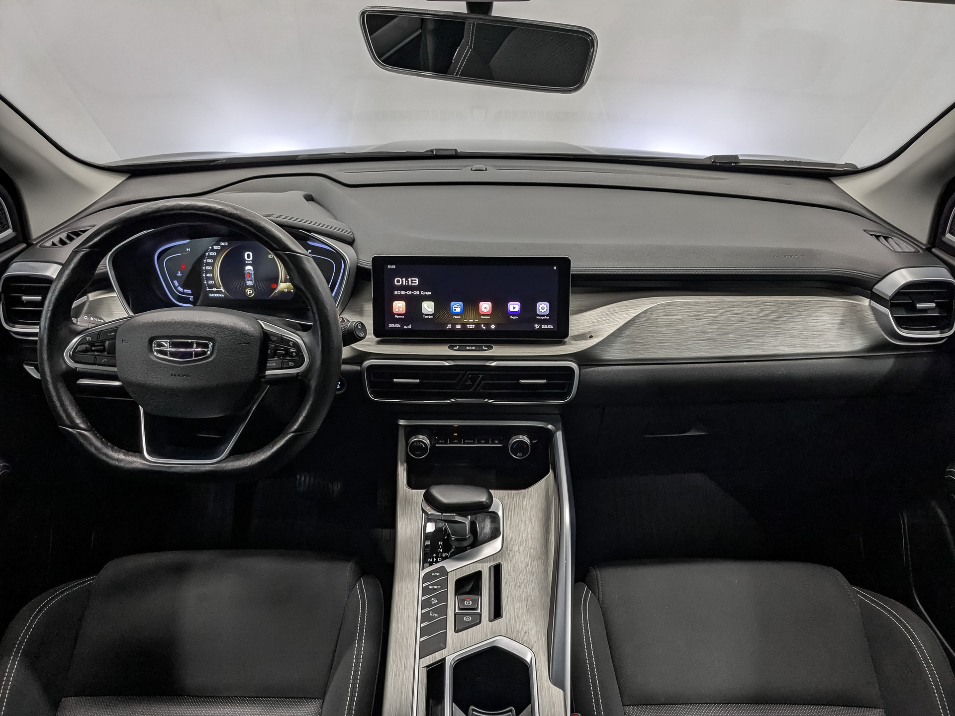 GEELY Coolray 1.50 (149 л.с), автомат, 2023, пробег 114 986 км