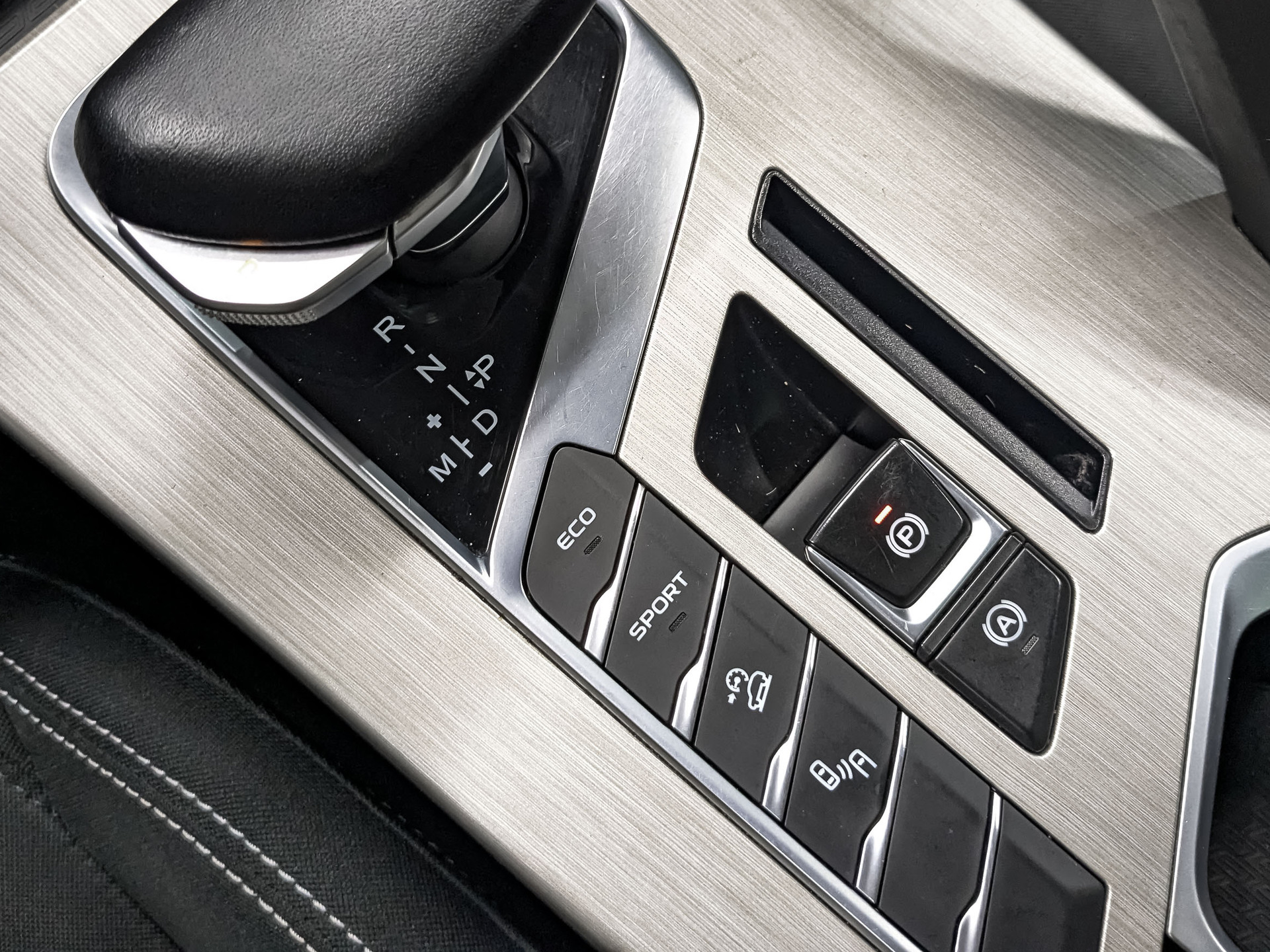 GEELY Coolray 1.50 (149 л.с), автомат, 2023, пробег 114 986 км