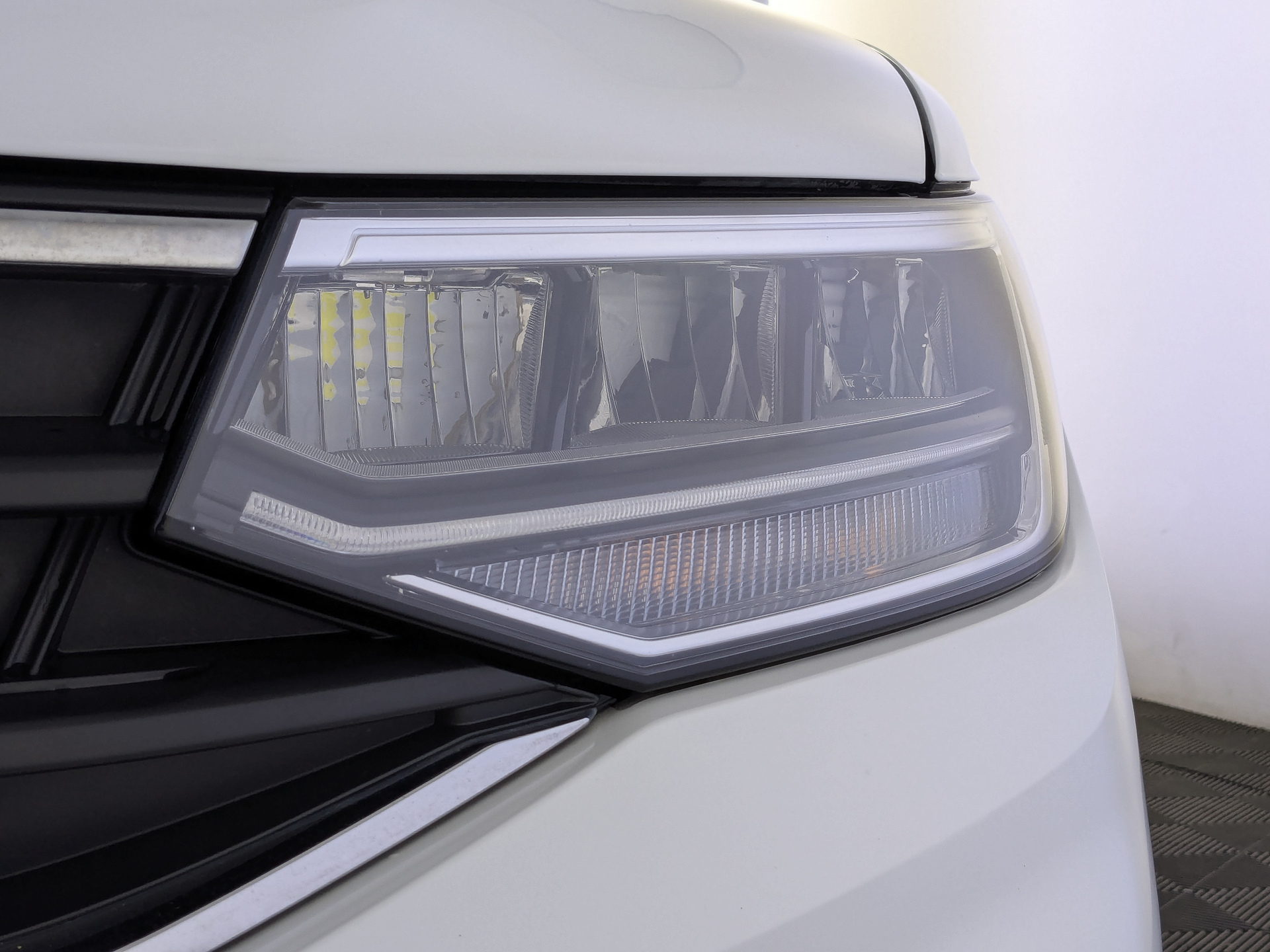 VOLKSWAGEN Tiguan 1.40 (150 л.с), автомат, 2021, пробег 59 202 км