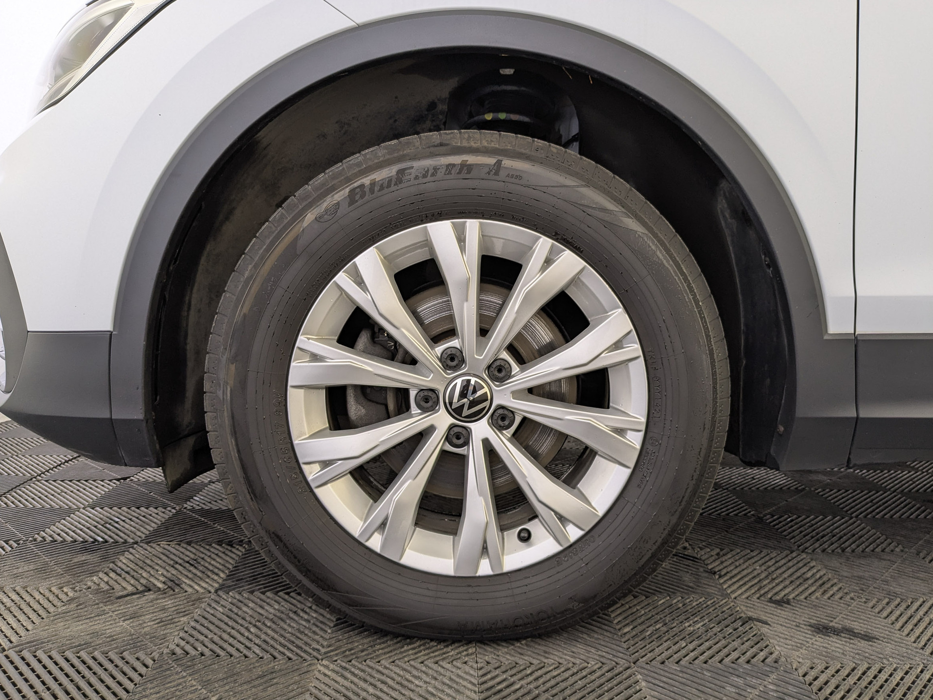 VOLKSWAGEN Tiguan 1.40 (150 л.с), автомат, 2021, пробег 59 202 км