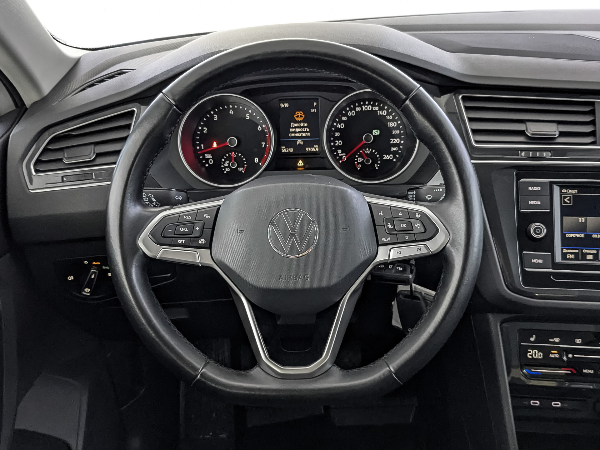 VOLKSWAGEN Tiguan 1.40 (150 л.с), автомат, 2021, пробег 59 202 км