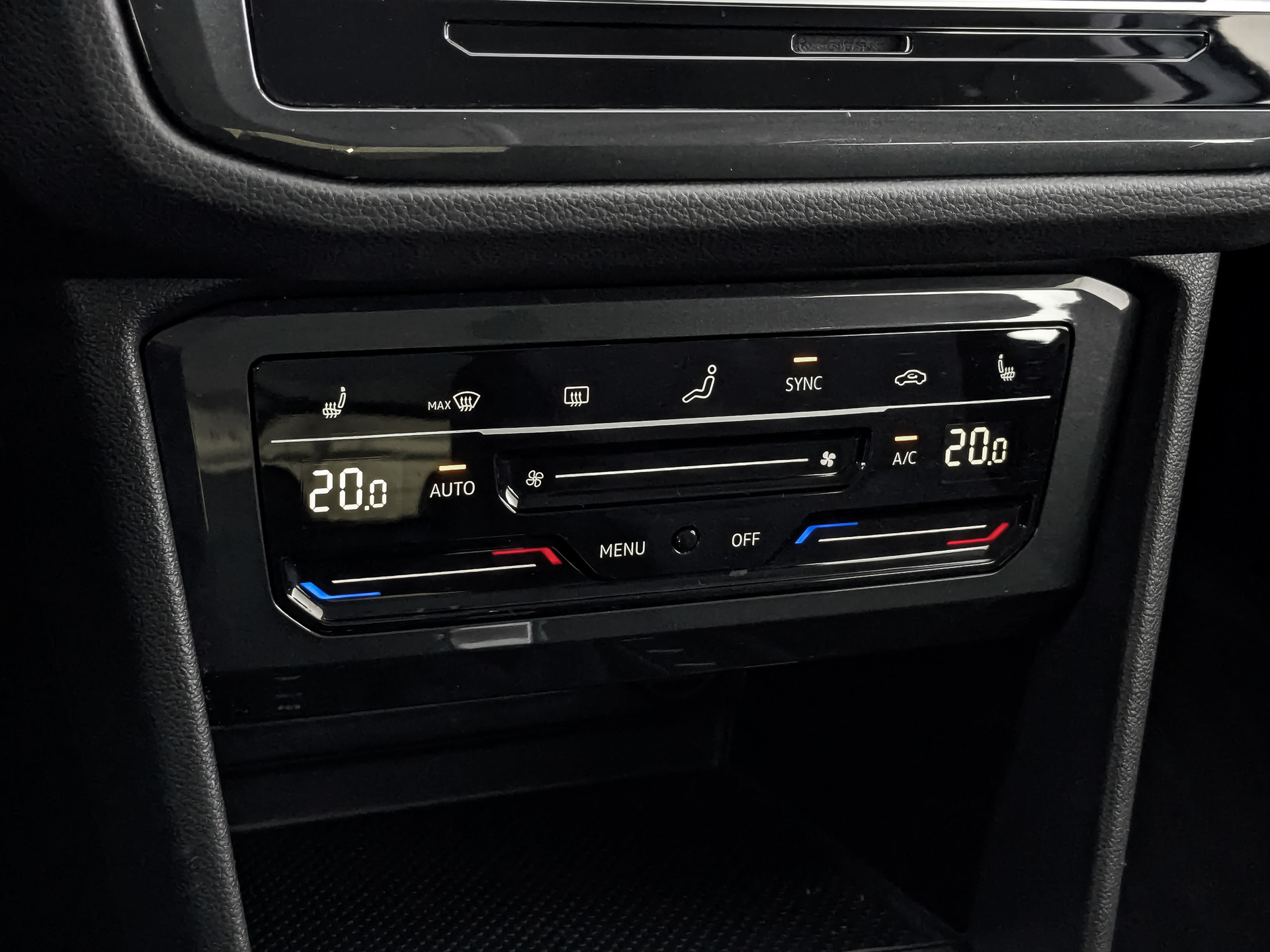 VOLKSWAGEN Tiguan 1.40 (150 л.с), автомат, 2021, пробег 59 202 км