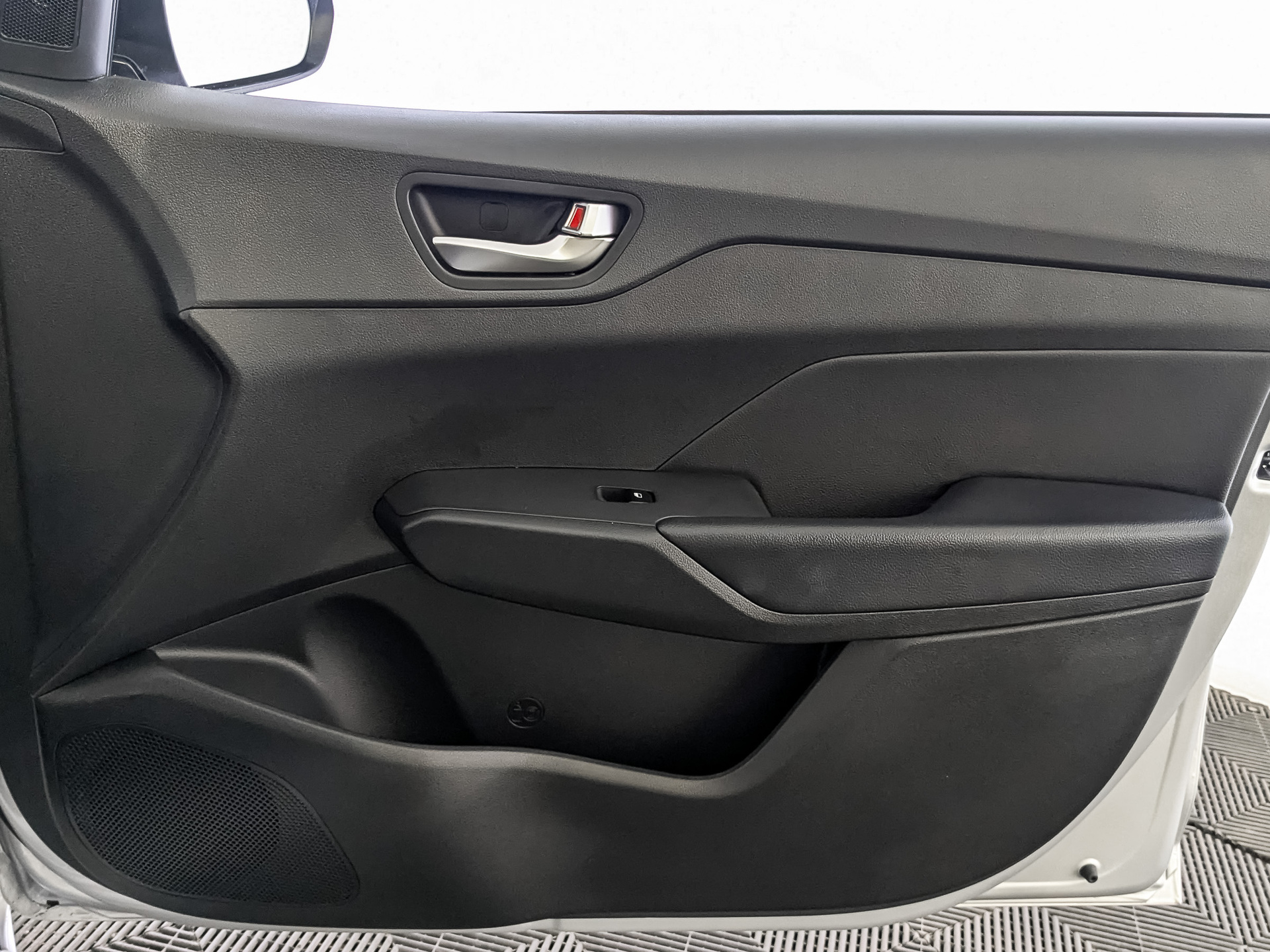 SOLARIS HS 1.60 (123 л.с), автомат, 2024, пробег 14 384 км