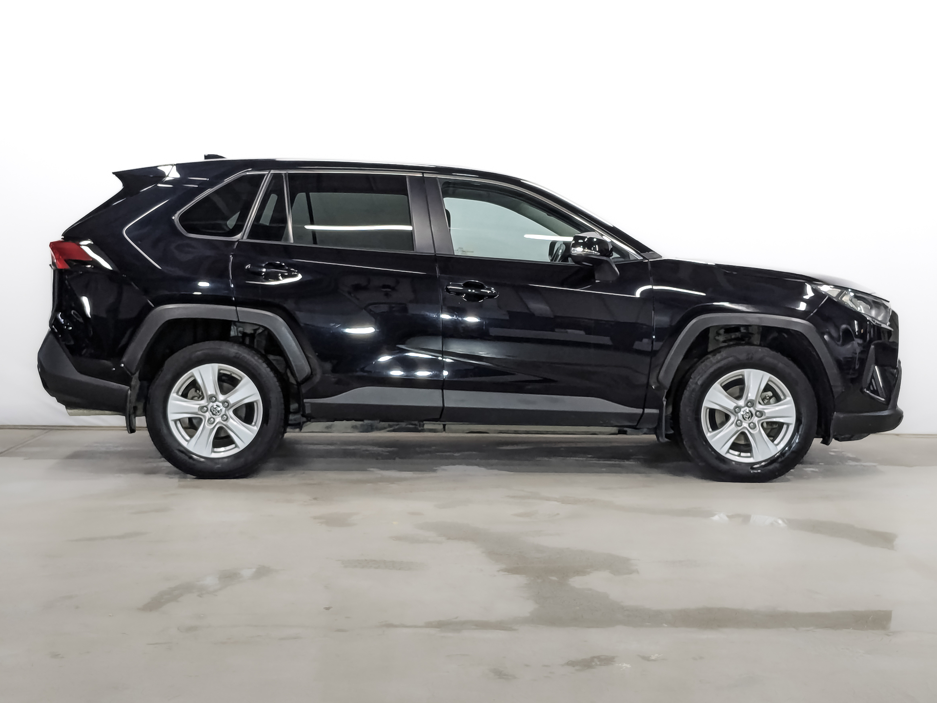 TOYOTA Rav-4 2.00 (149 л.с), механическая, 2020, пробег 64 300 км