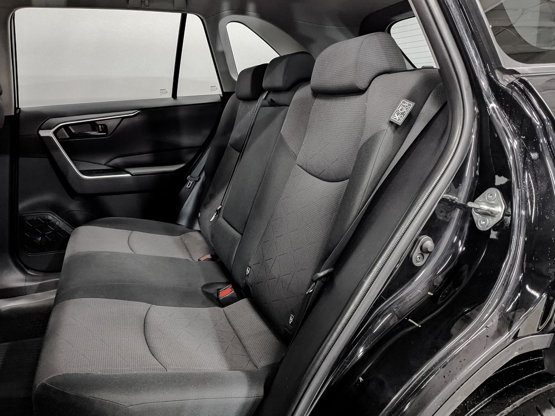 TOYOTA Rav-4 2.00 (149 л.с), механическая, 2020, пробег 64 300 км