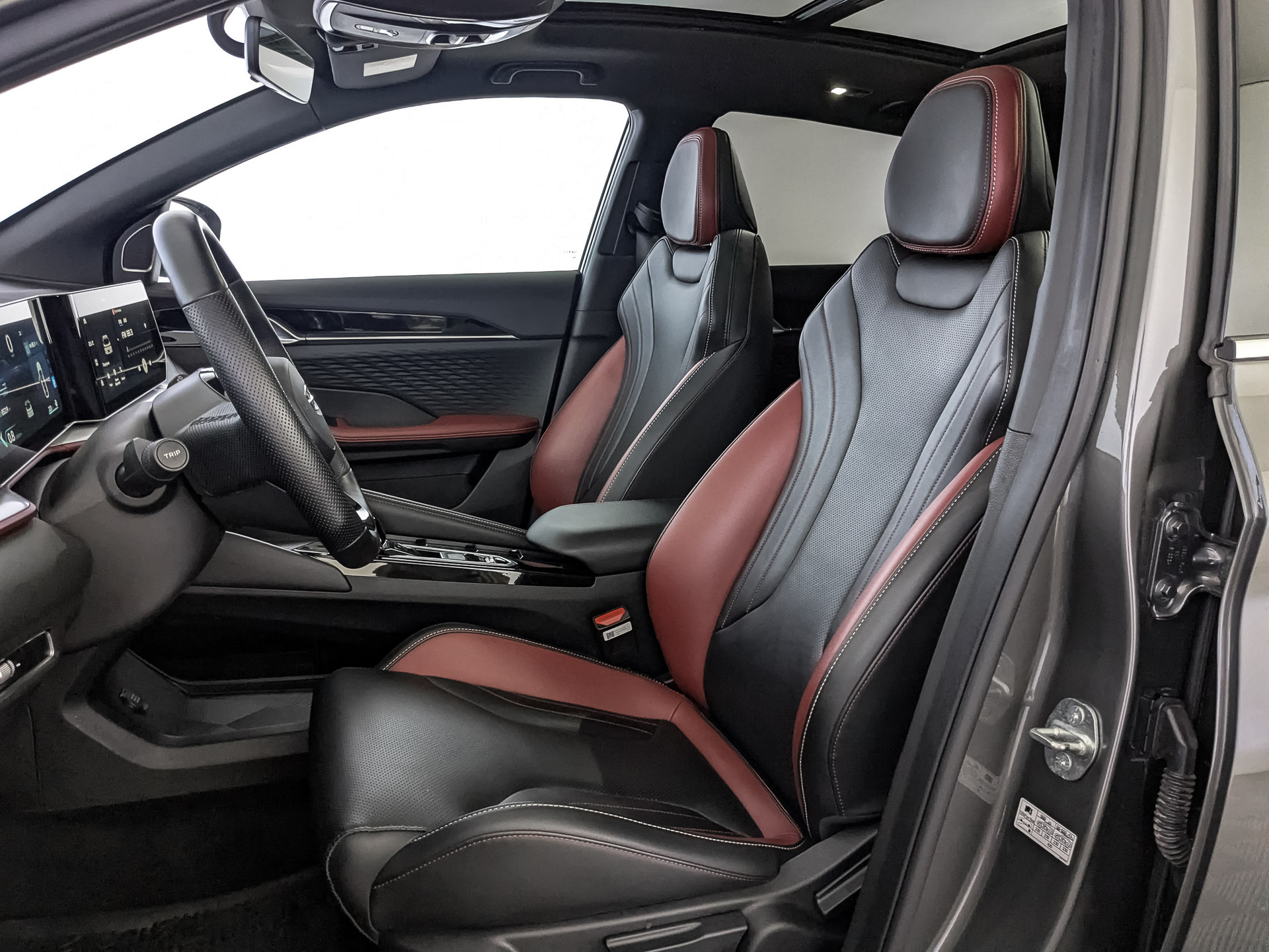 GEELY Coolray 1.50 (147 л.с), автомат, 2023, пробег 85 213 км