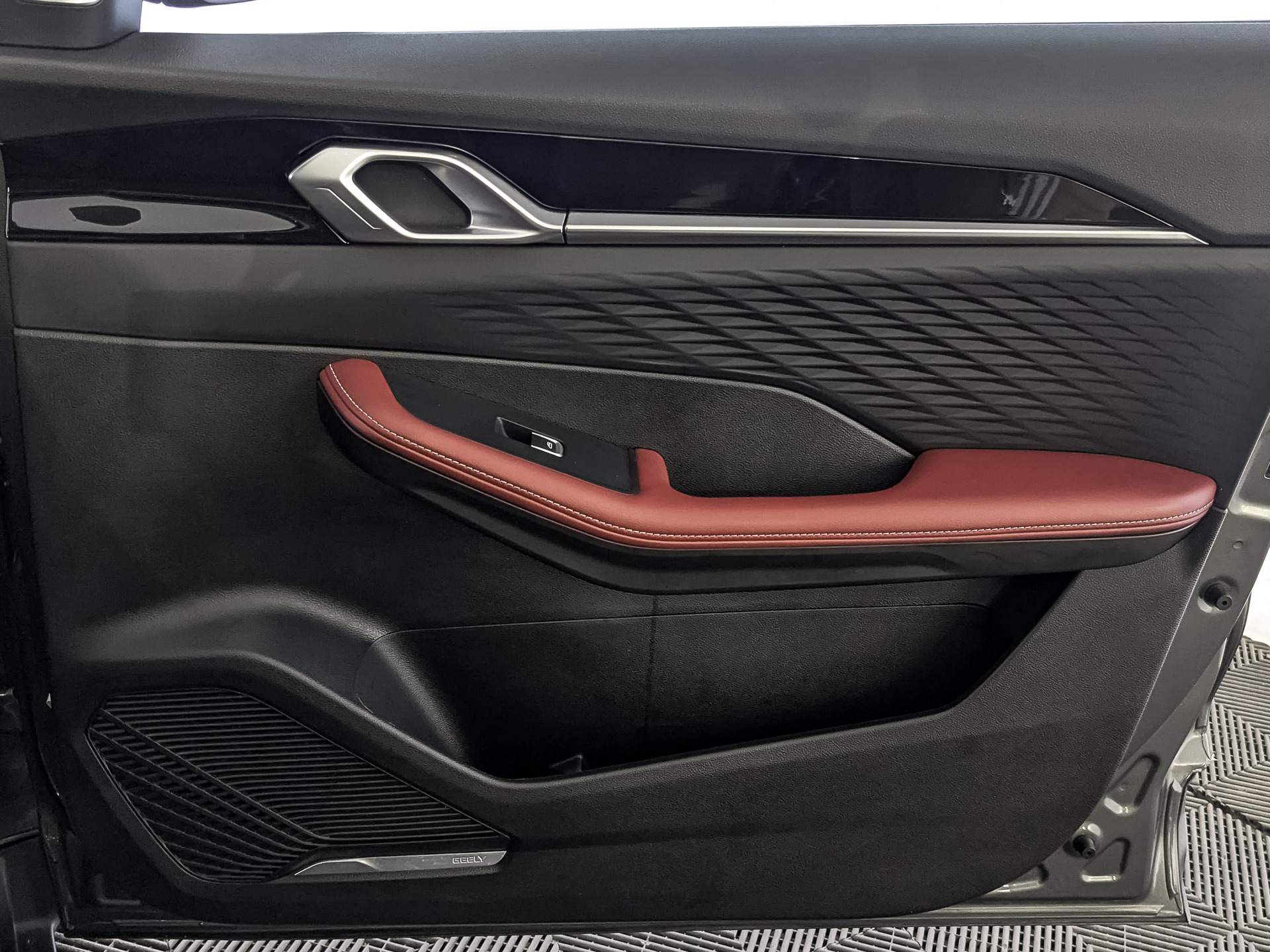 GEELY Coolray 1.50 (147 л.с), автомат, 2023, пробег 85 213 км