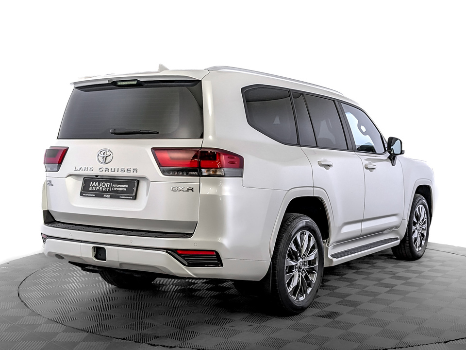 Toyota Land Cruiser 300