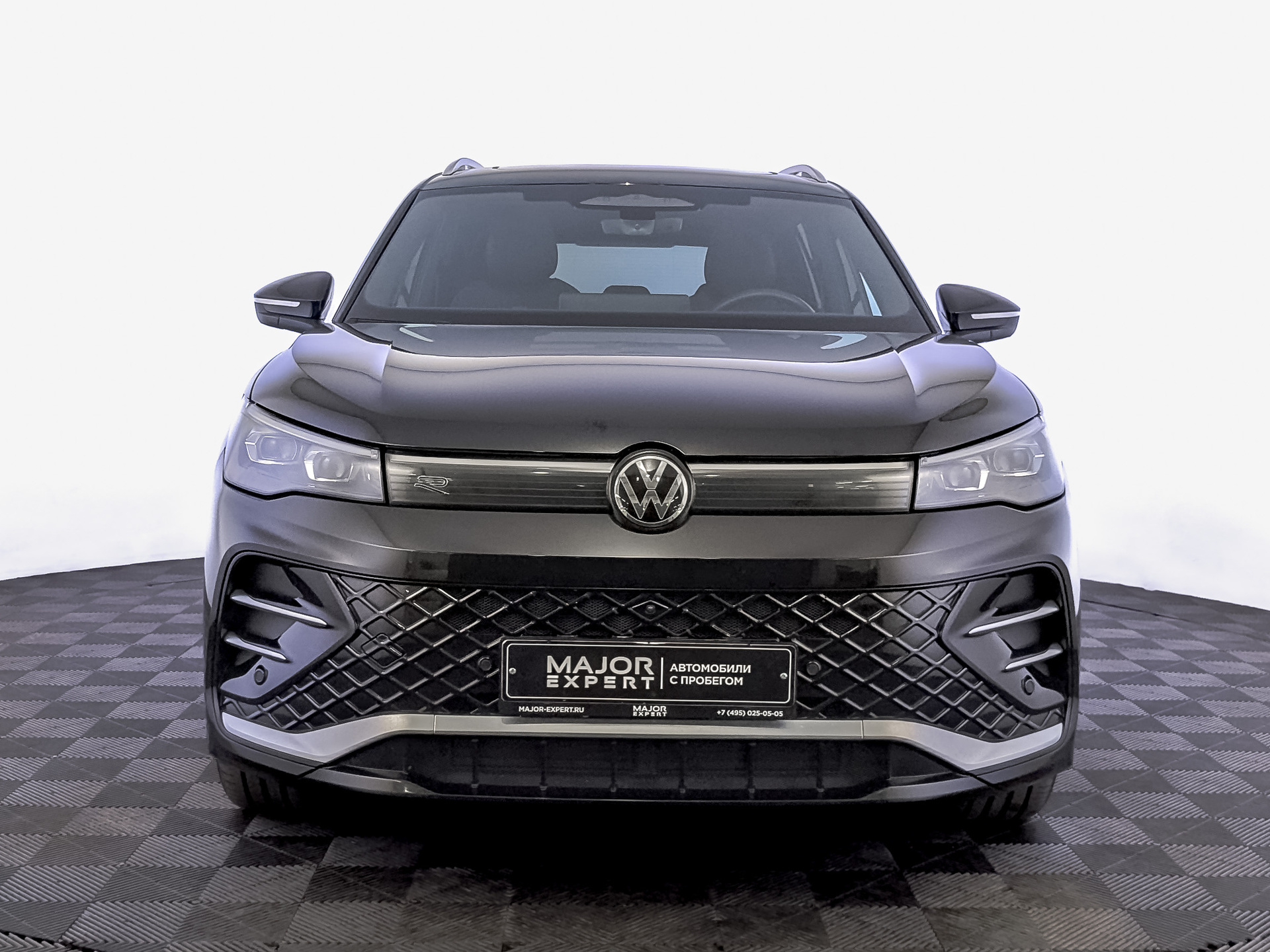 VOLKSWAGEN Tiguan 2.00 (220 л.с), автомат, 2024, пробег 43 080 км